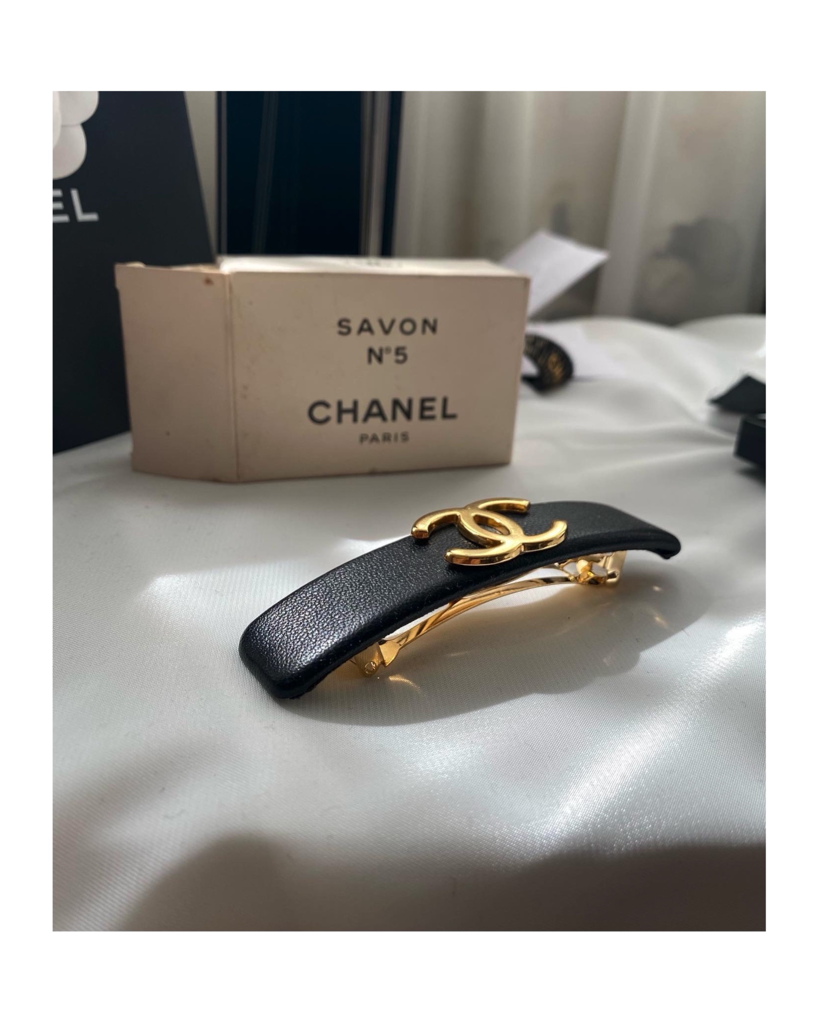 CHANEL hanger CC hair clip no.10