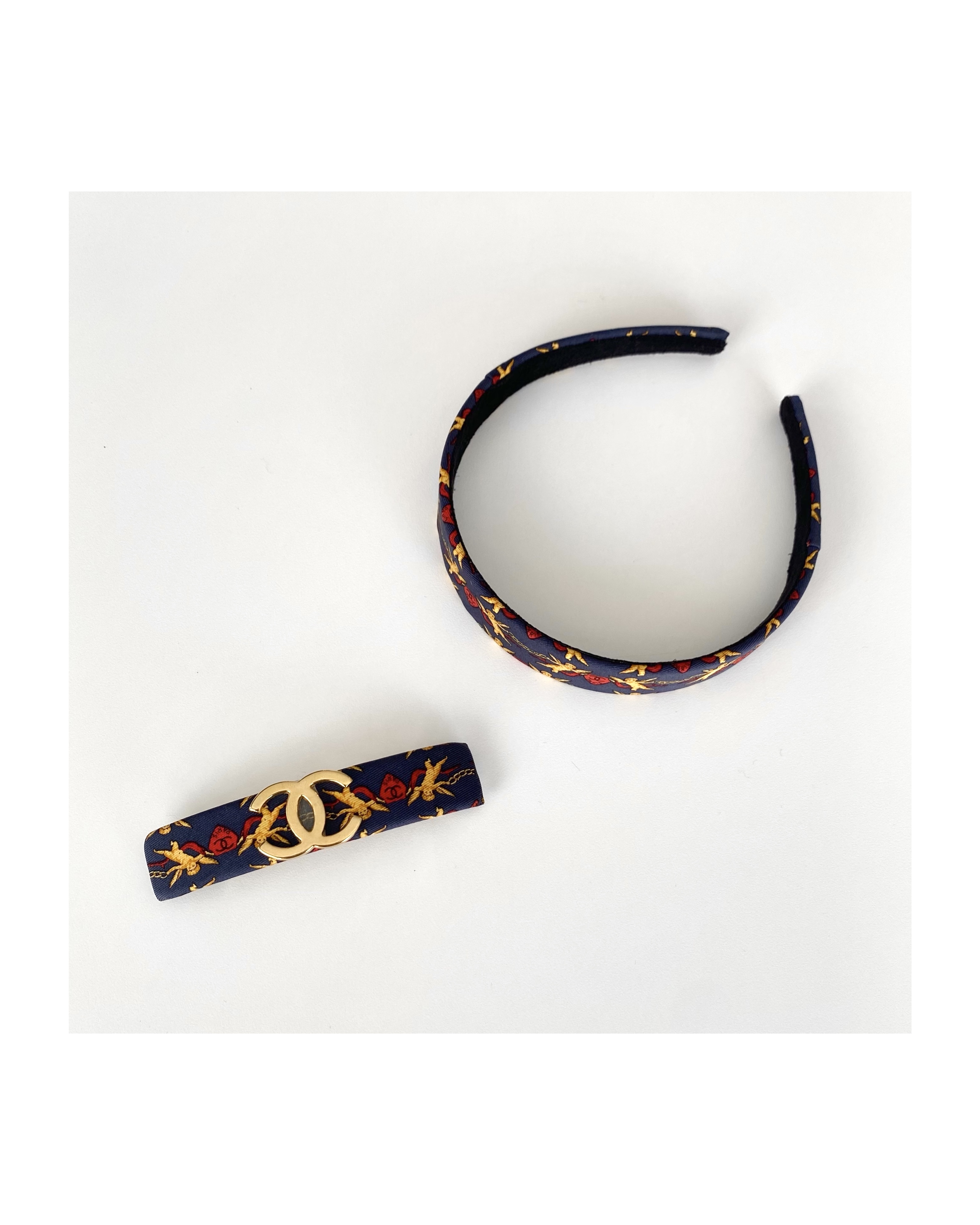 CHANEL hanger CC hair clip no.11