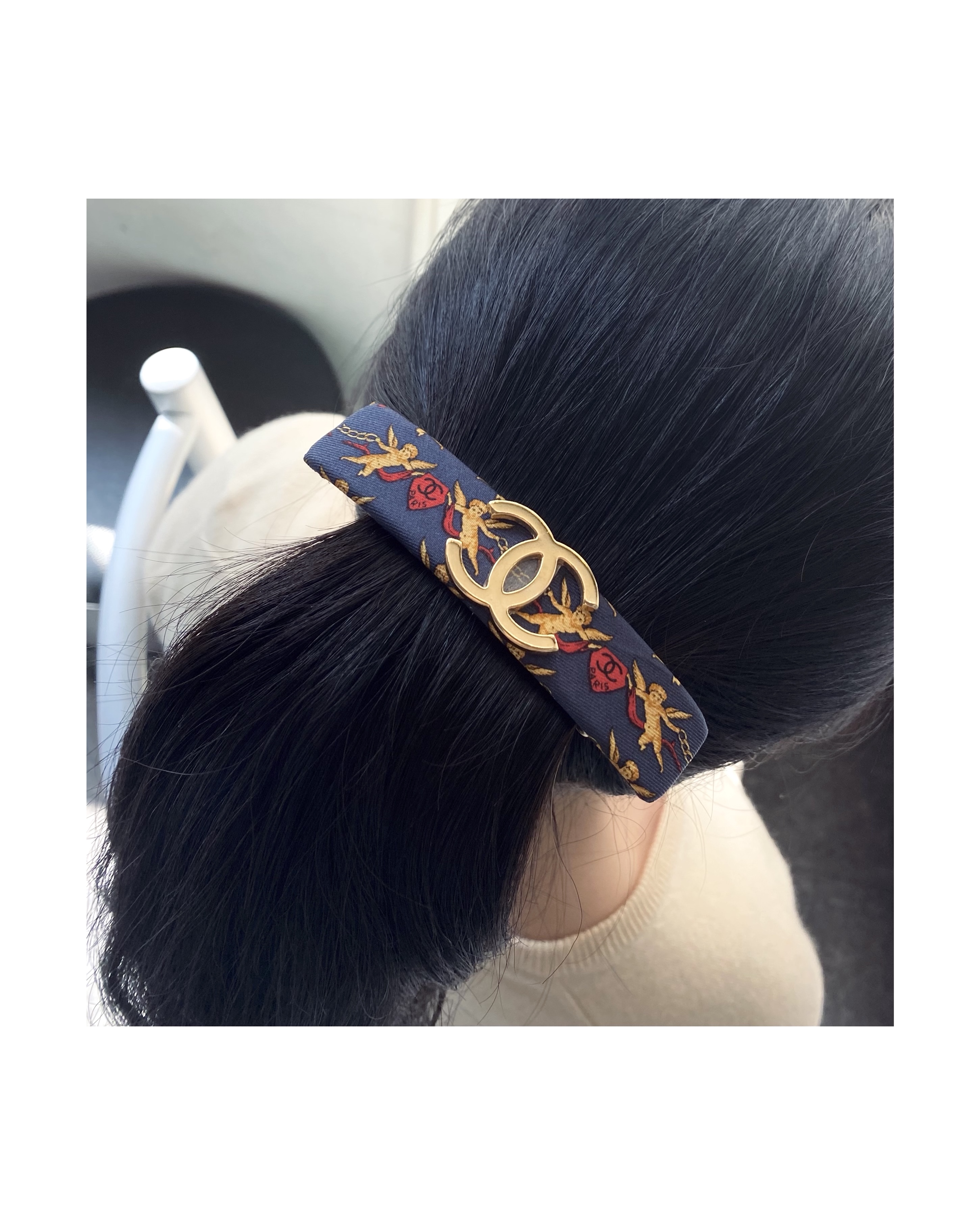 CHANEL hanger CC hair clip no.11