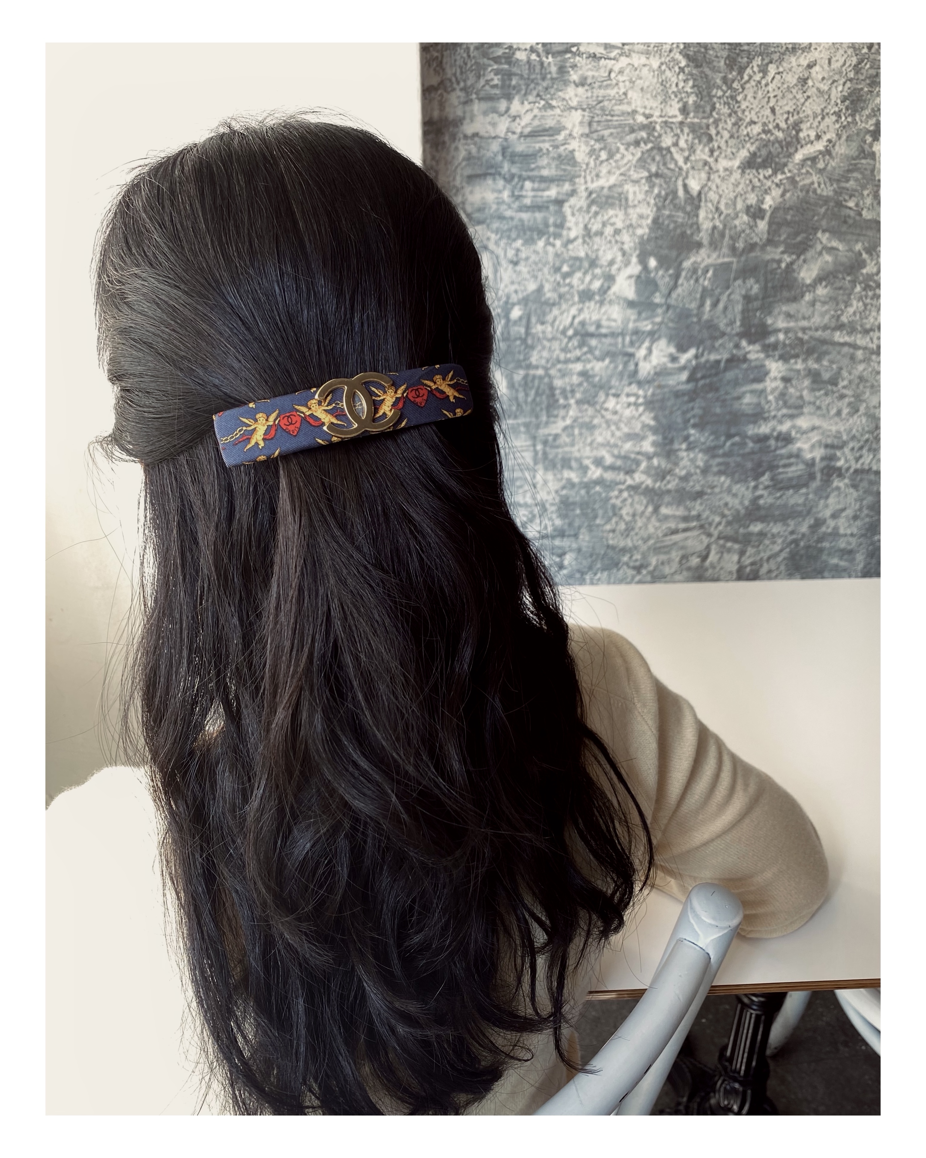 CHANEL hanger CC hair clip no.11