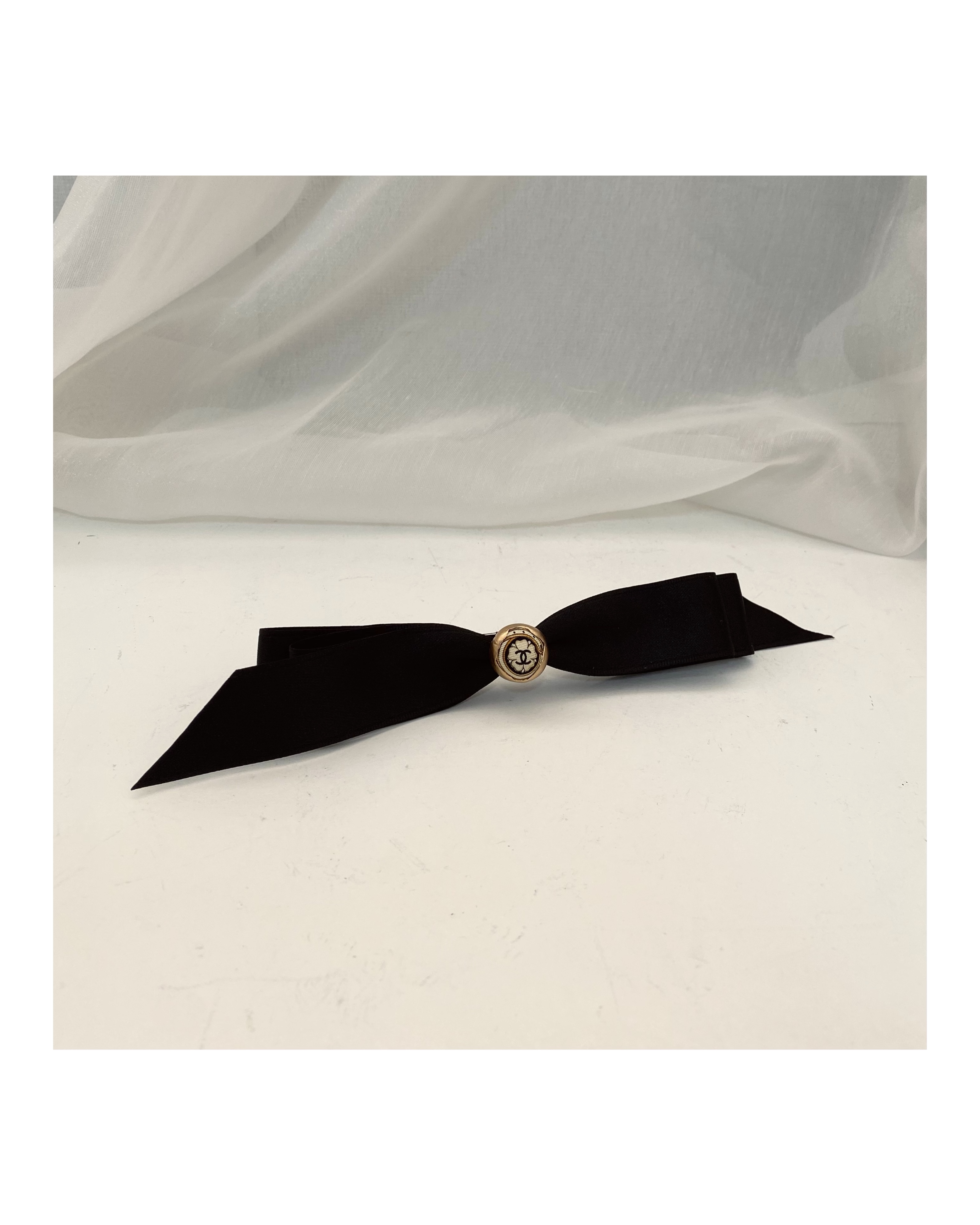 CHANEL gold silkbutton ribbon hairclip no.17