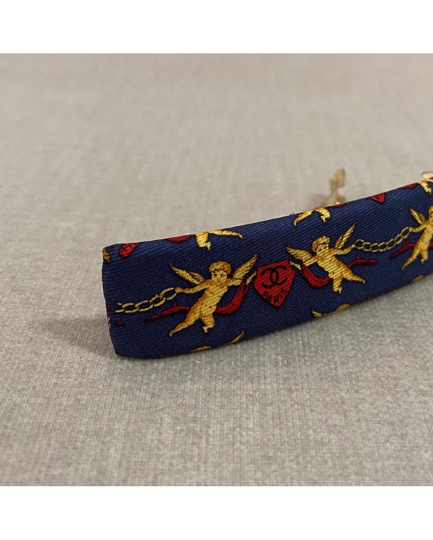 CHANEL angel CC silk hairclip no.20
