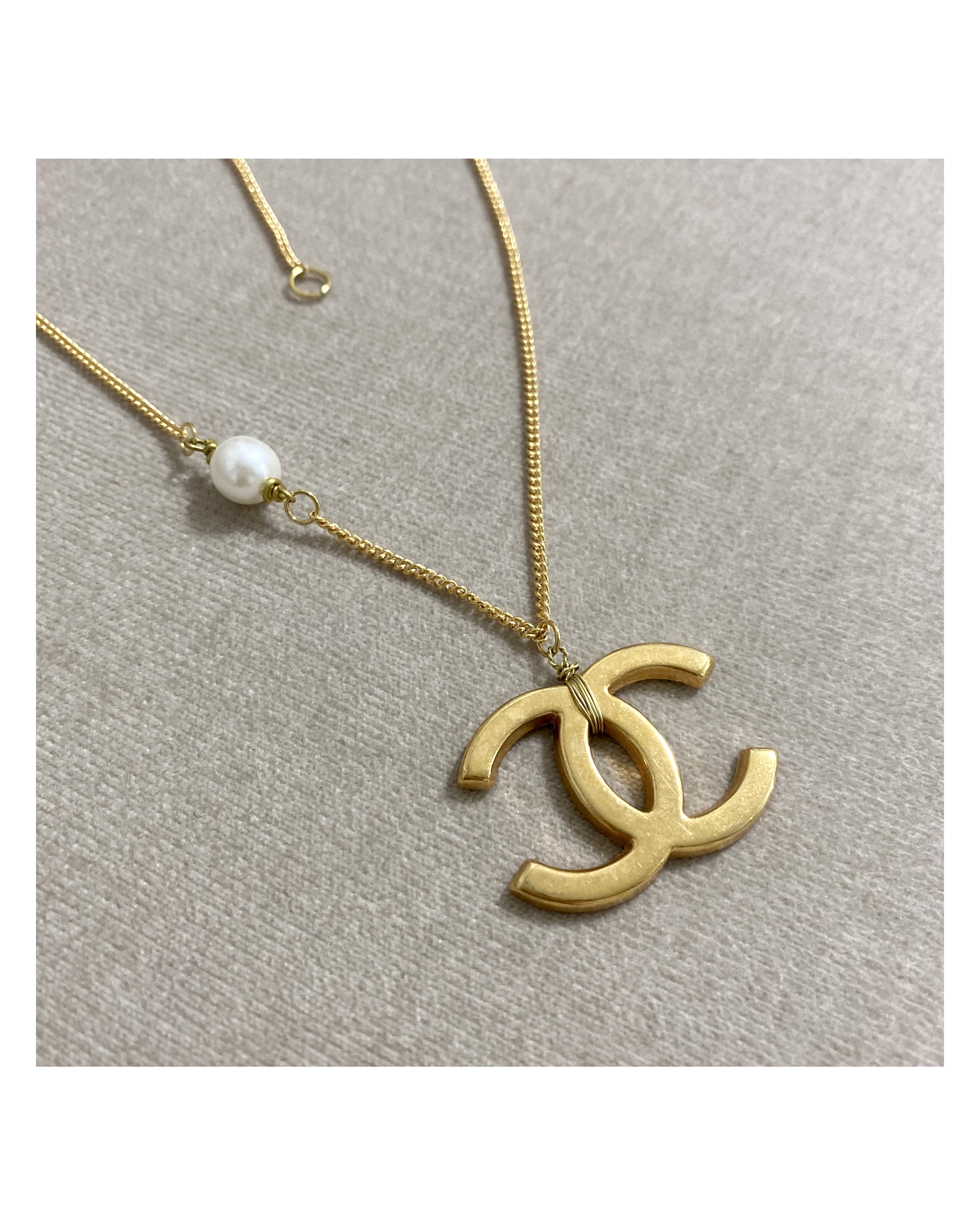 CHANEL hanger CC pearl necklace no.12