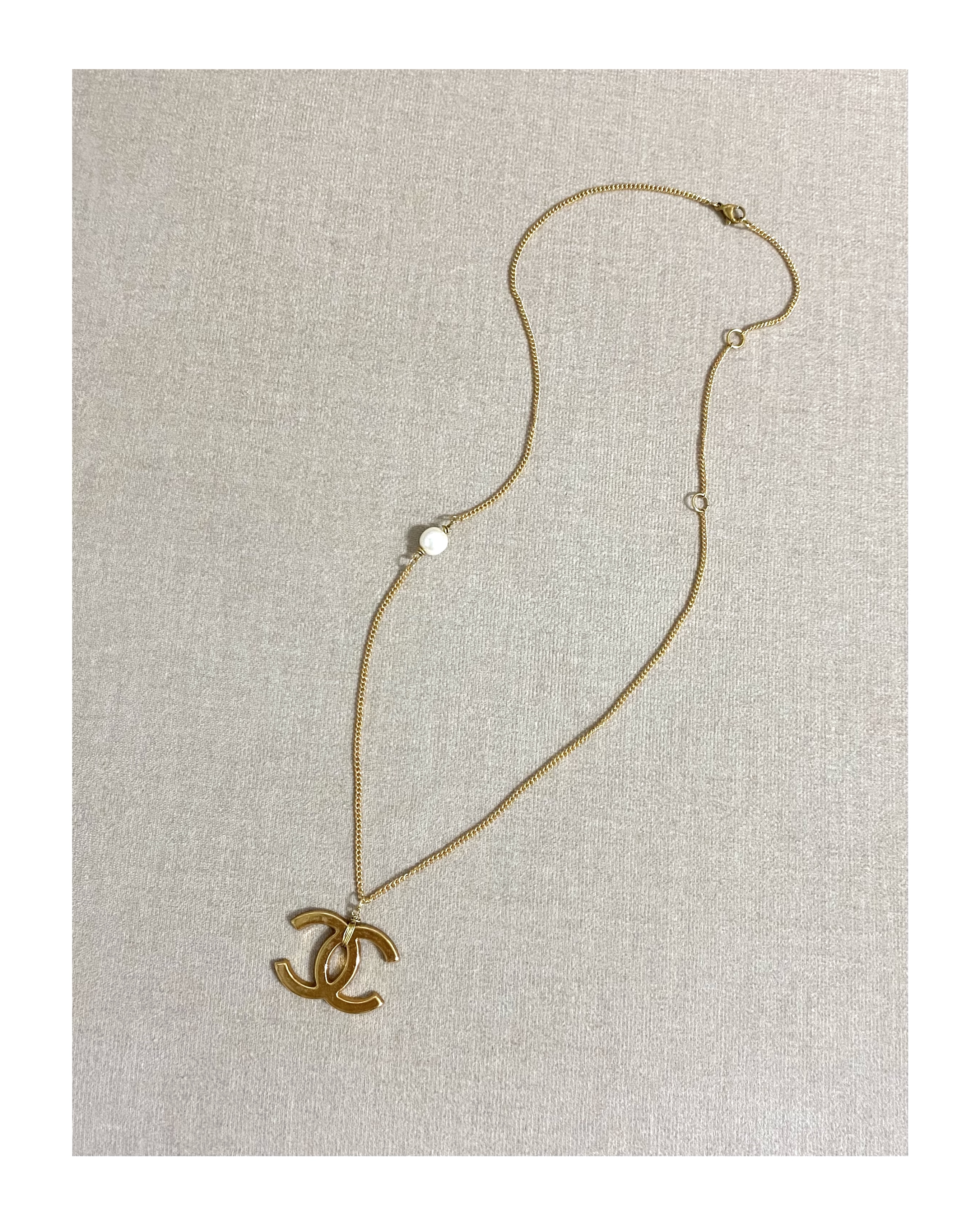 CHANEL hanger CC pearl necklace no.12