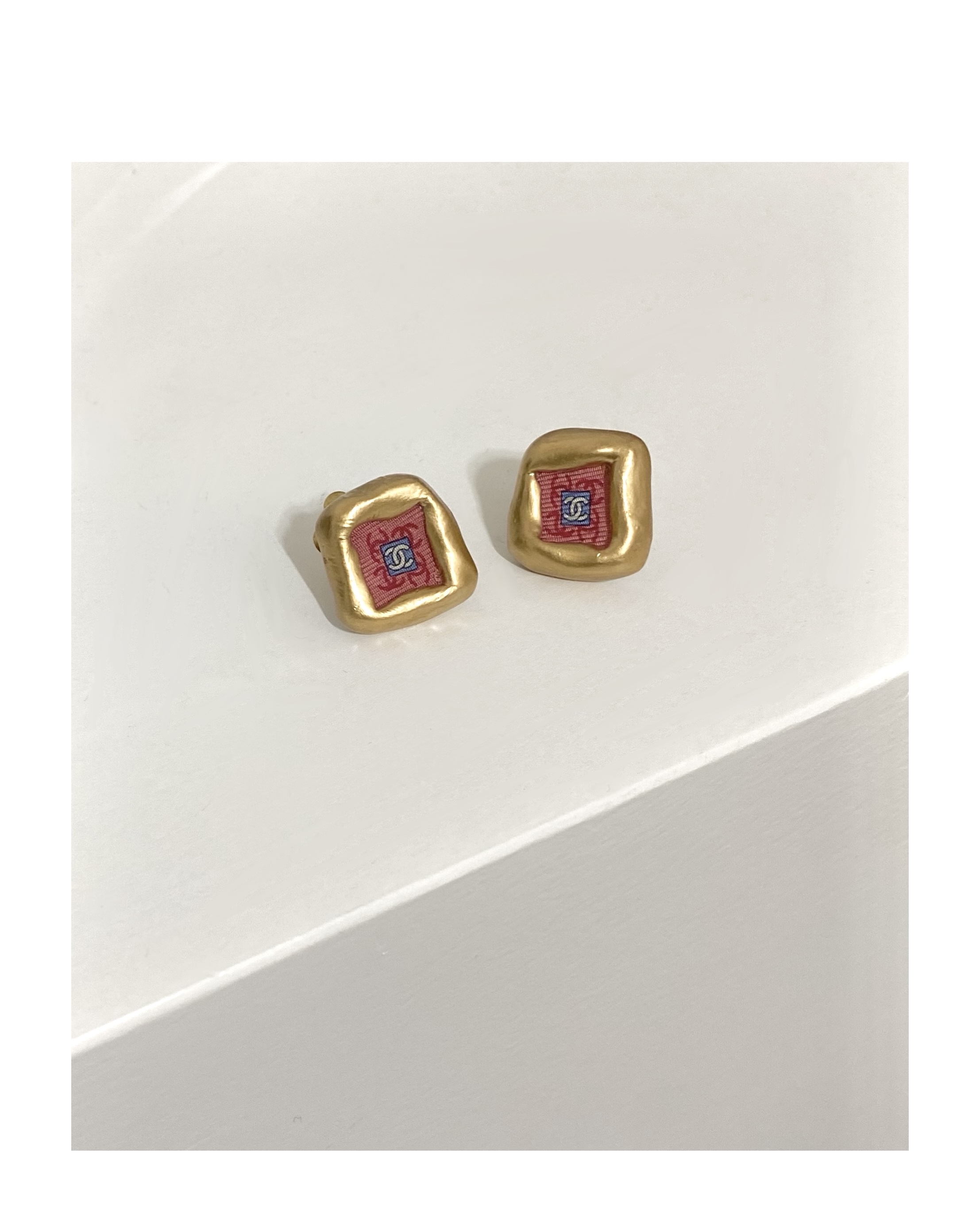 CHANEL melting square silk CC earring no.24