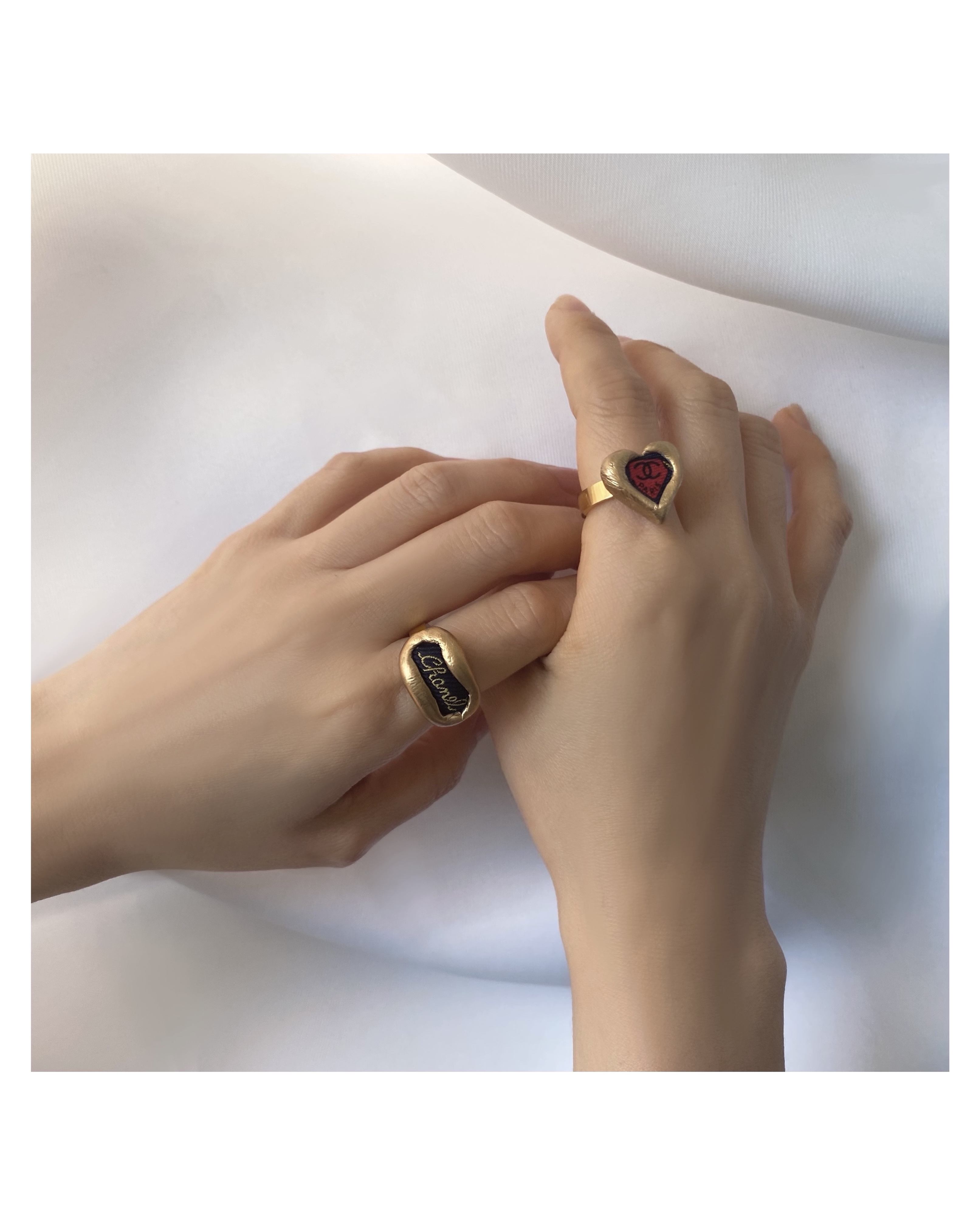 CHANEL navy Initial ring II no.26