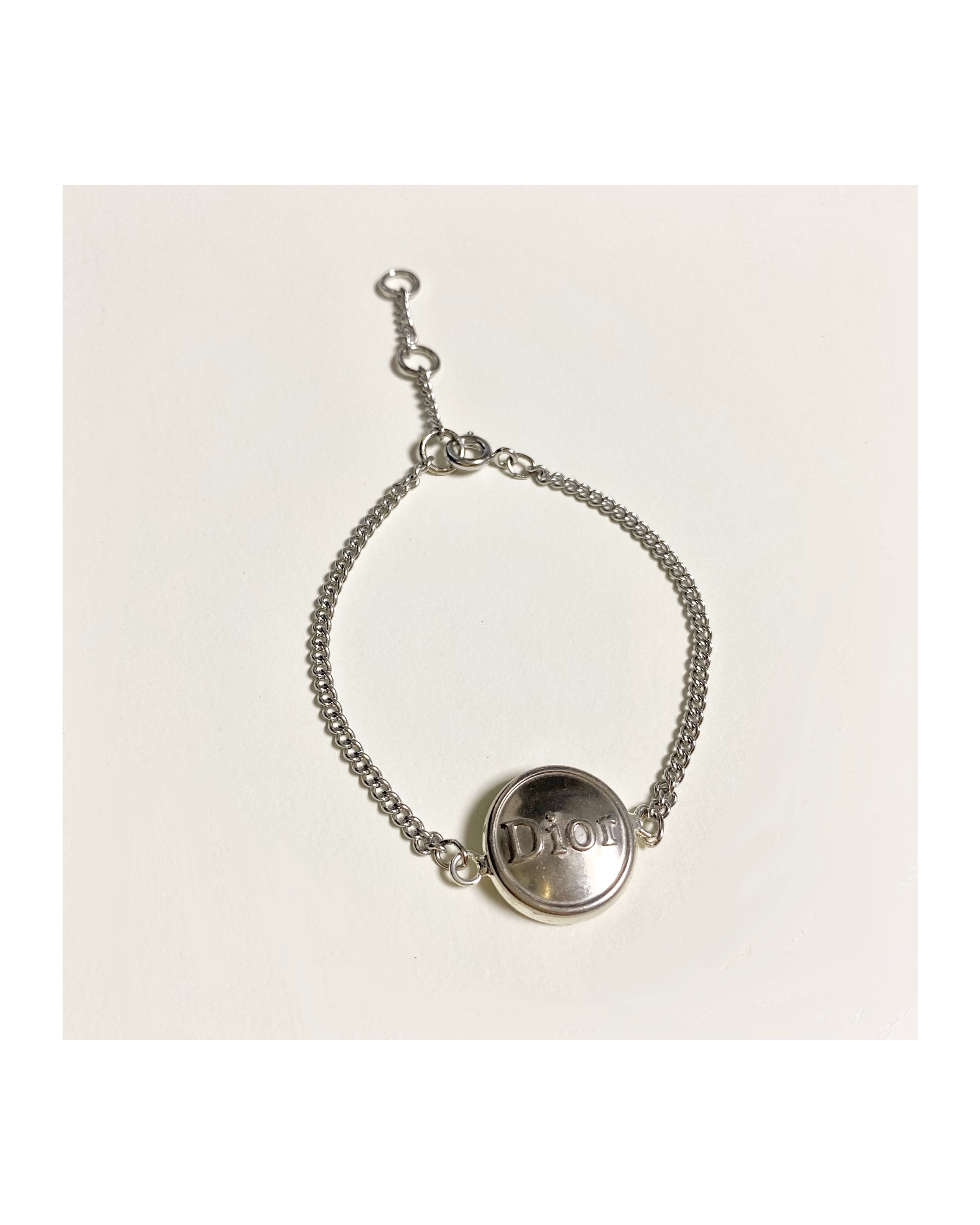 Dior button no.42