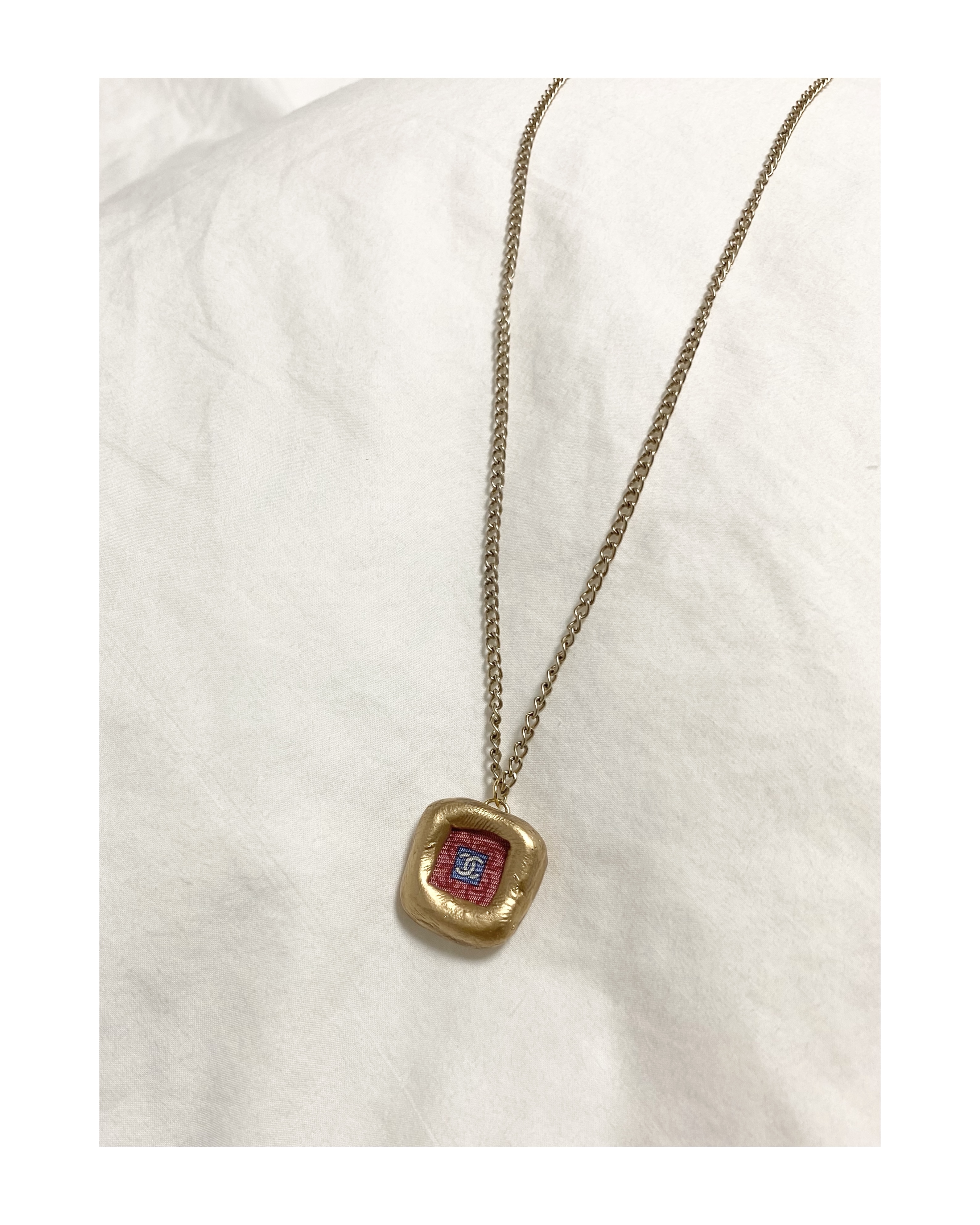 CHANEL melting square silk CC necklace no.30