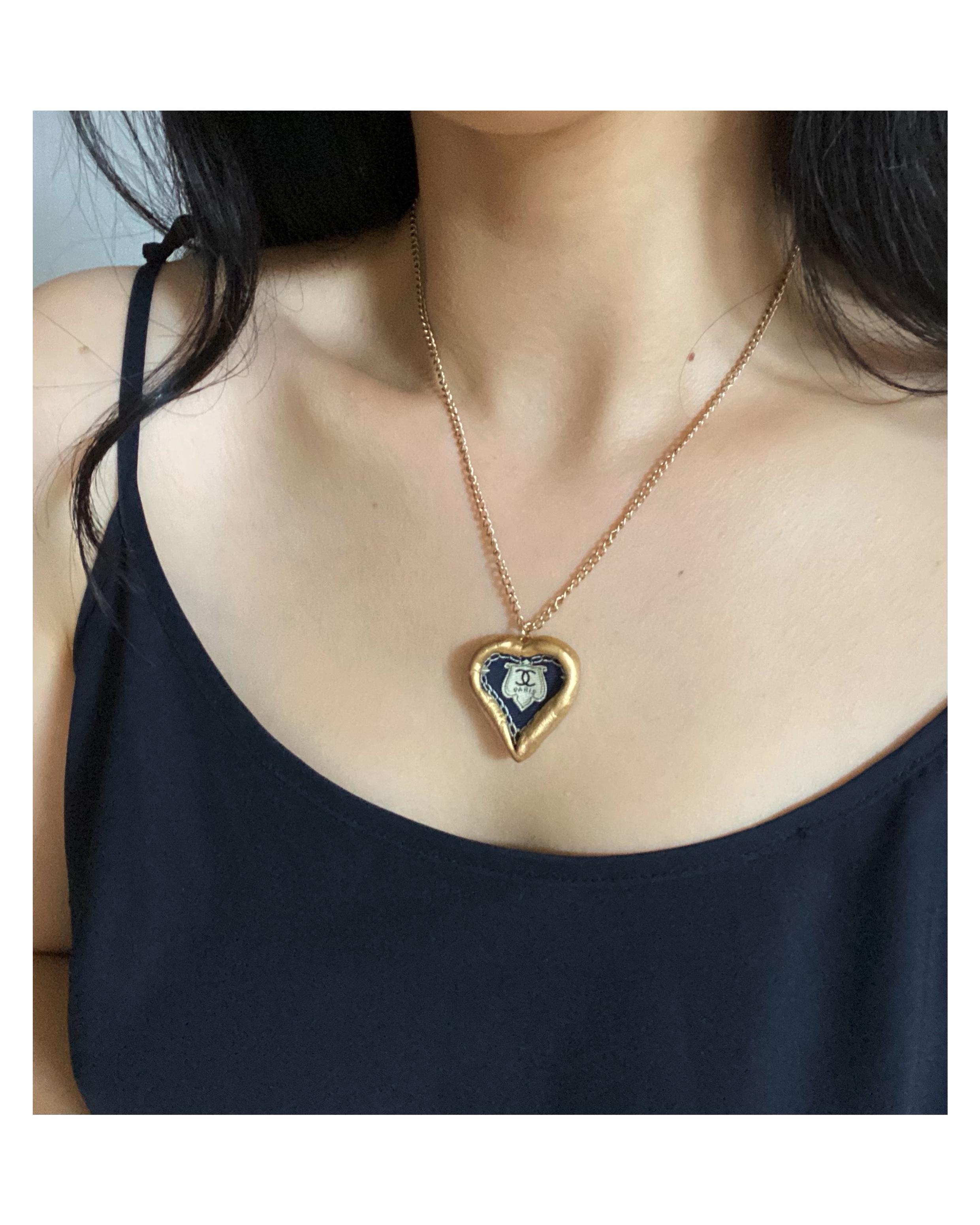 CHANEL navy heart silk CC necklace no.31