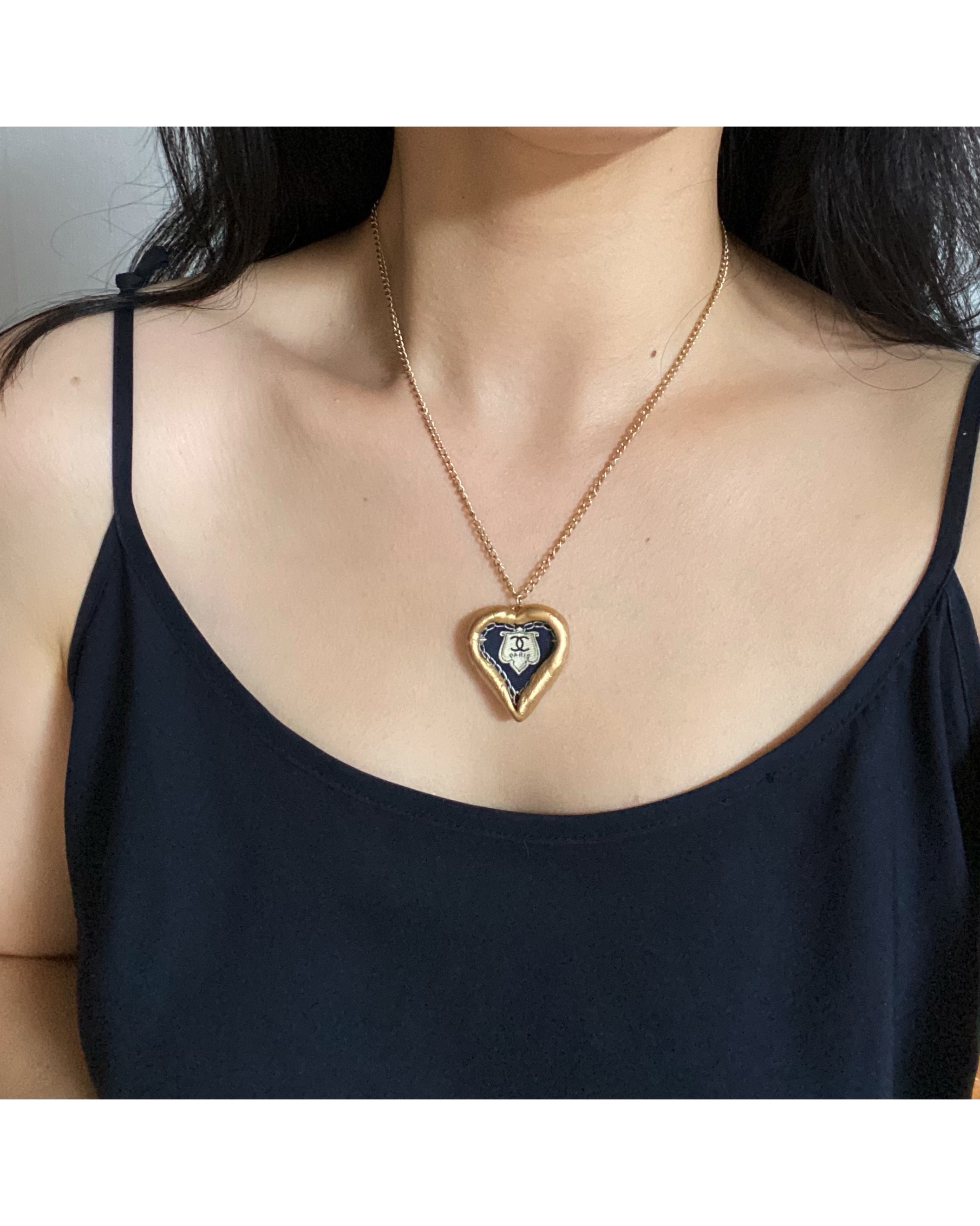 CHANEL navy heart silk CC necklace no.31