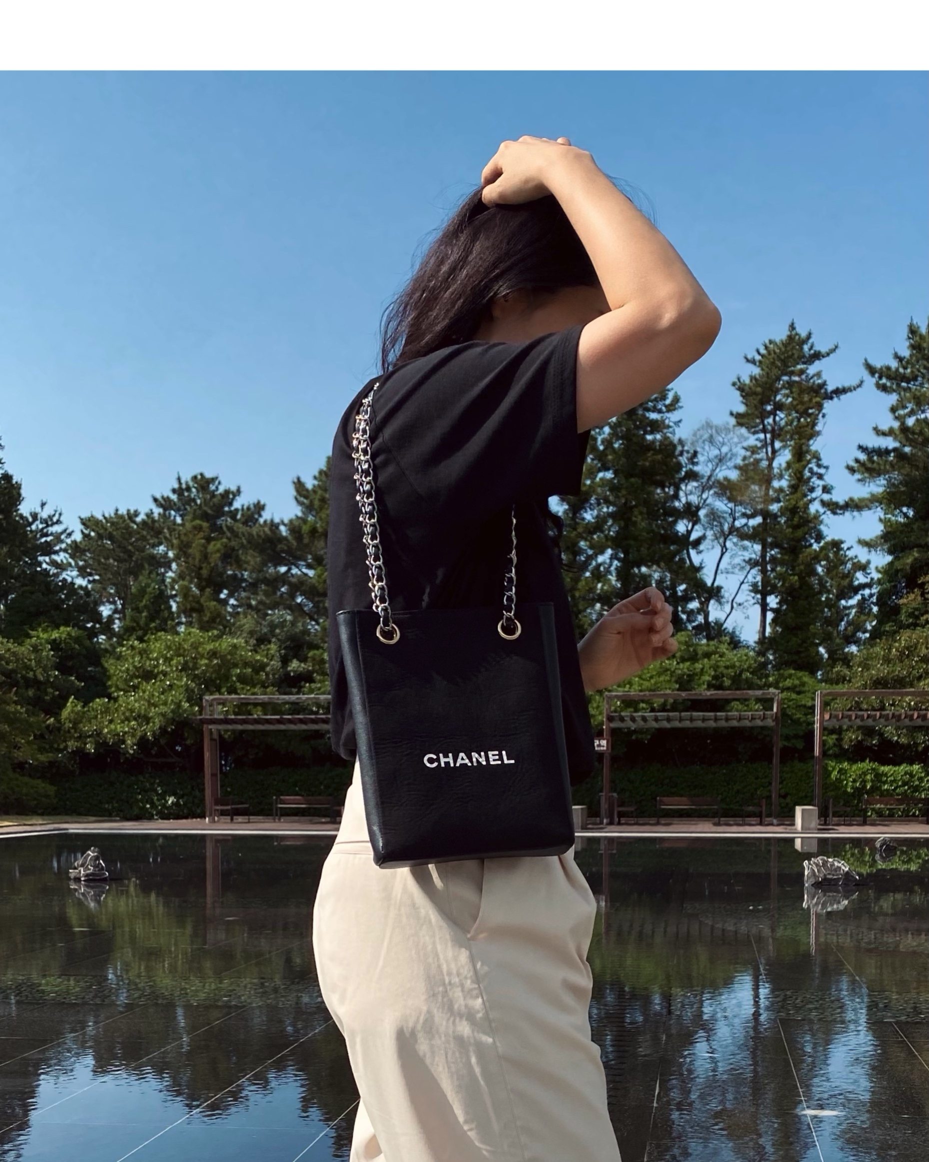 CHANEL dust X leather Initial bag no.22