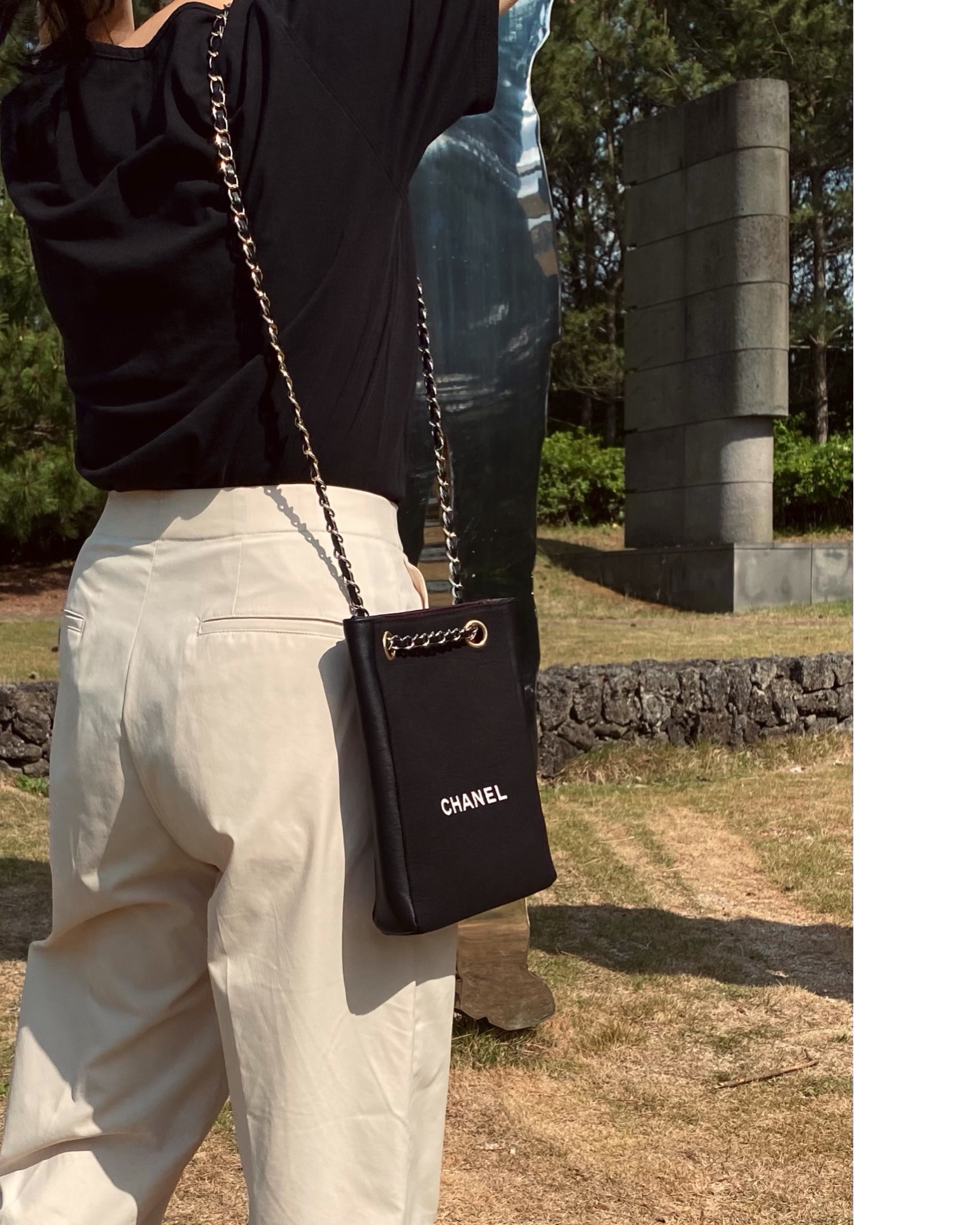 CHANEL dust X leather Initial bag no.22