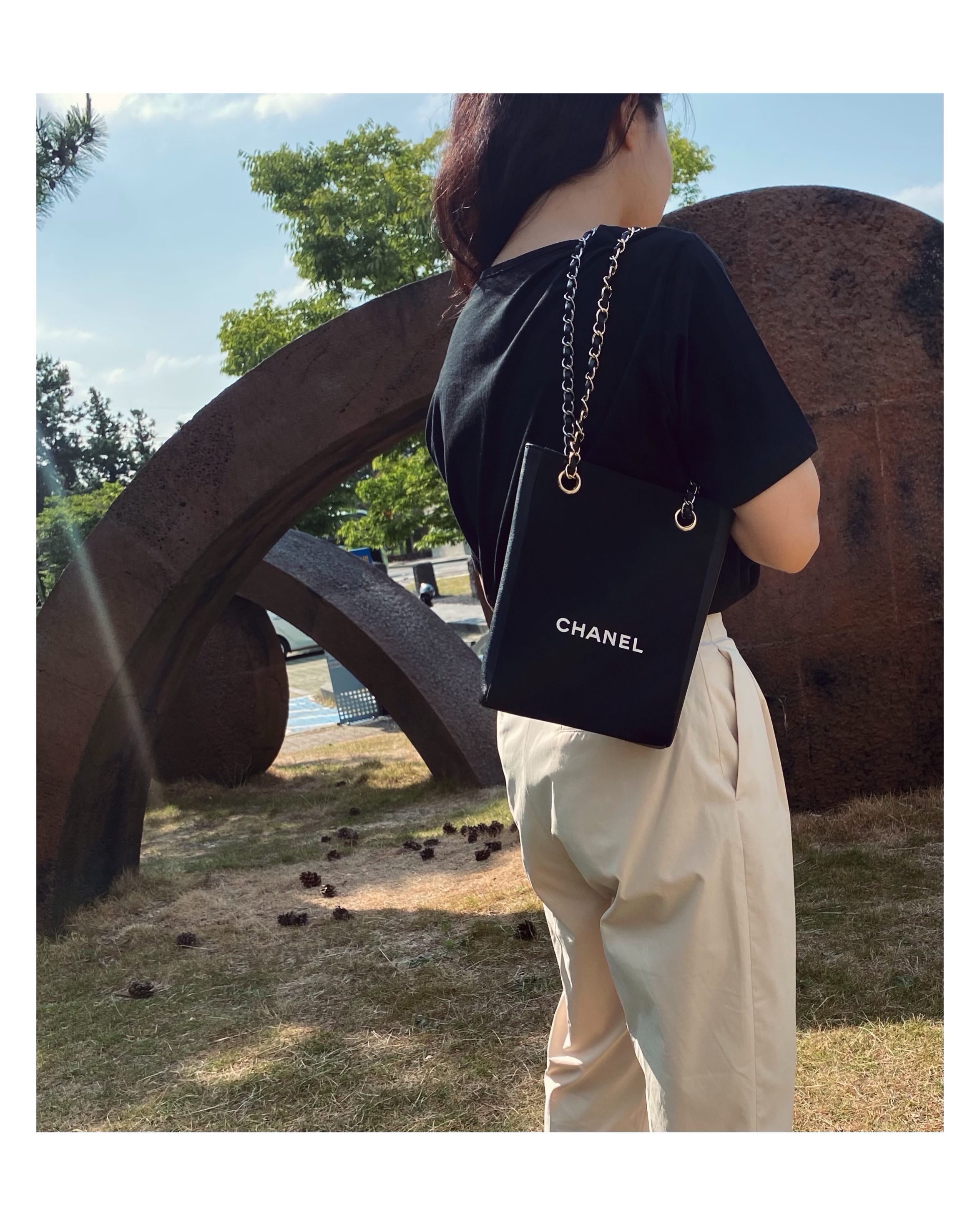 CHANEL dust X leather Initial bag no.22