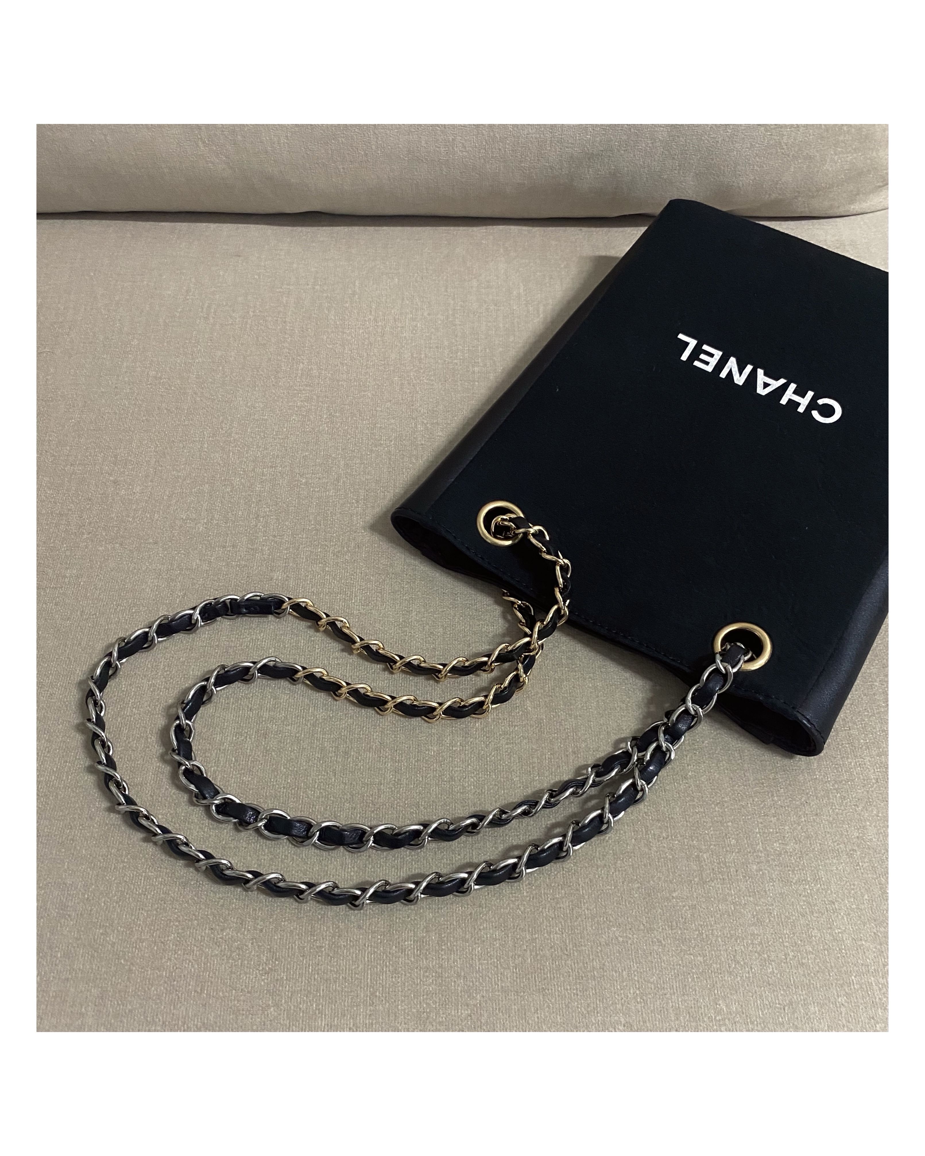 CHANEL dust X leather Initial bag no.22