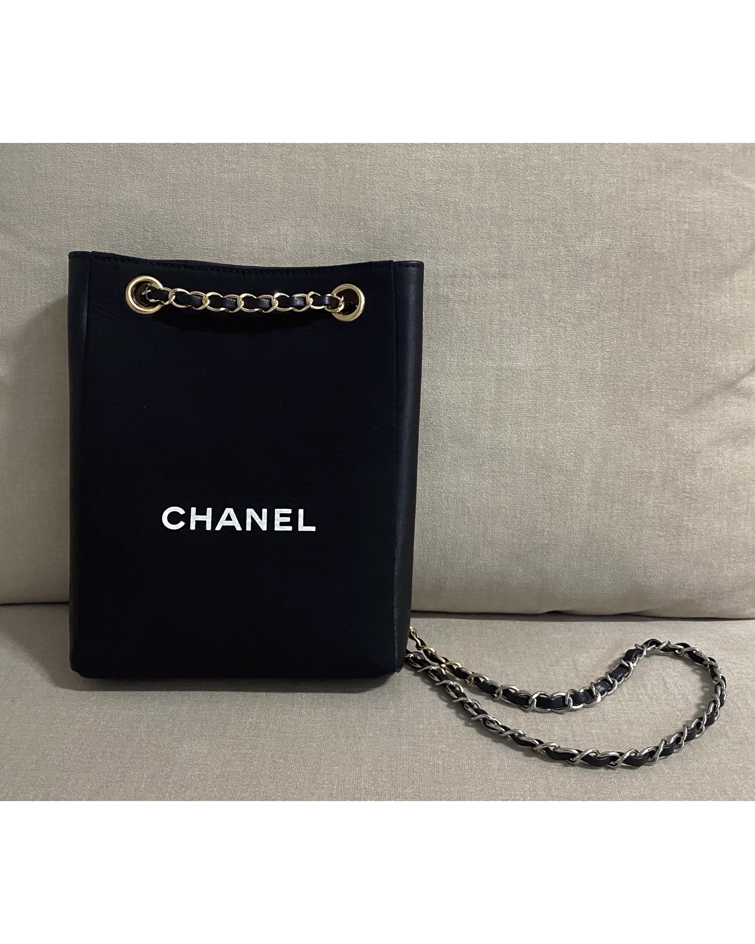 CHANEL dust X leather Initial bag no.22