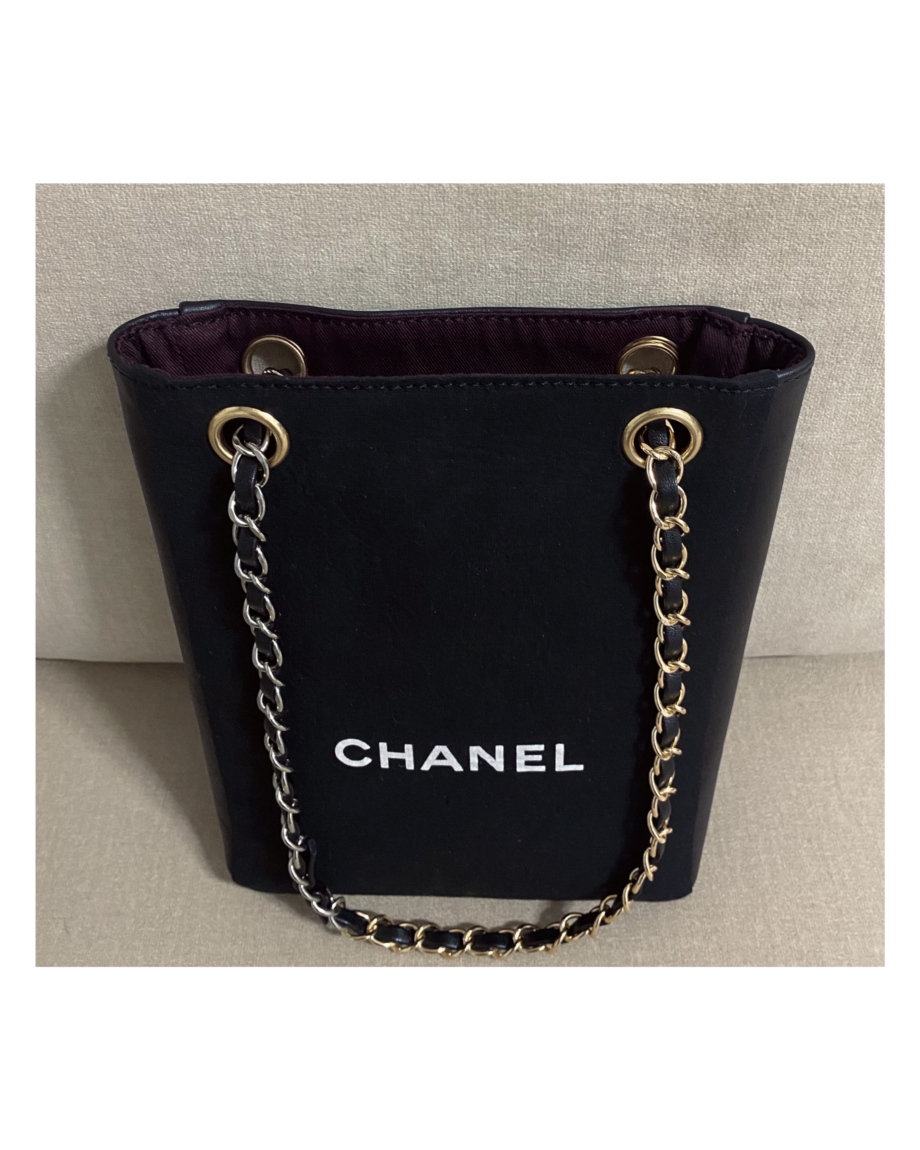 CHANEL dust X leather Initial bag no.22