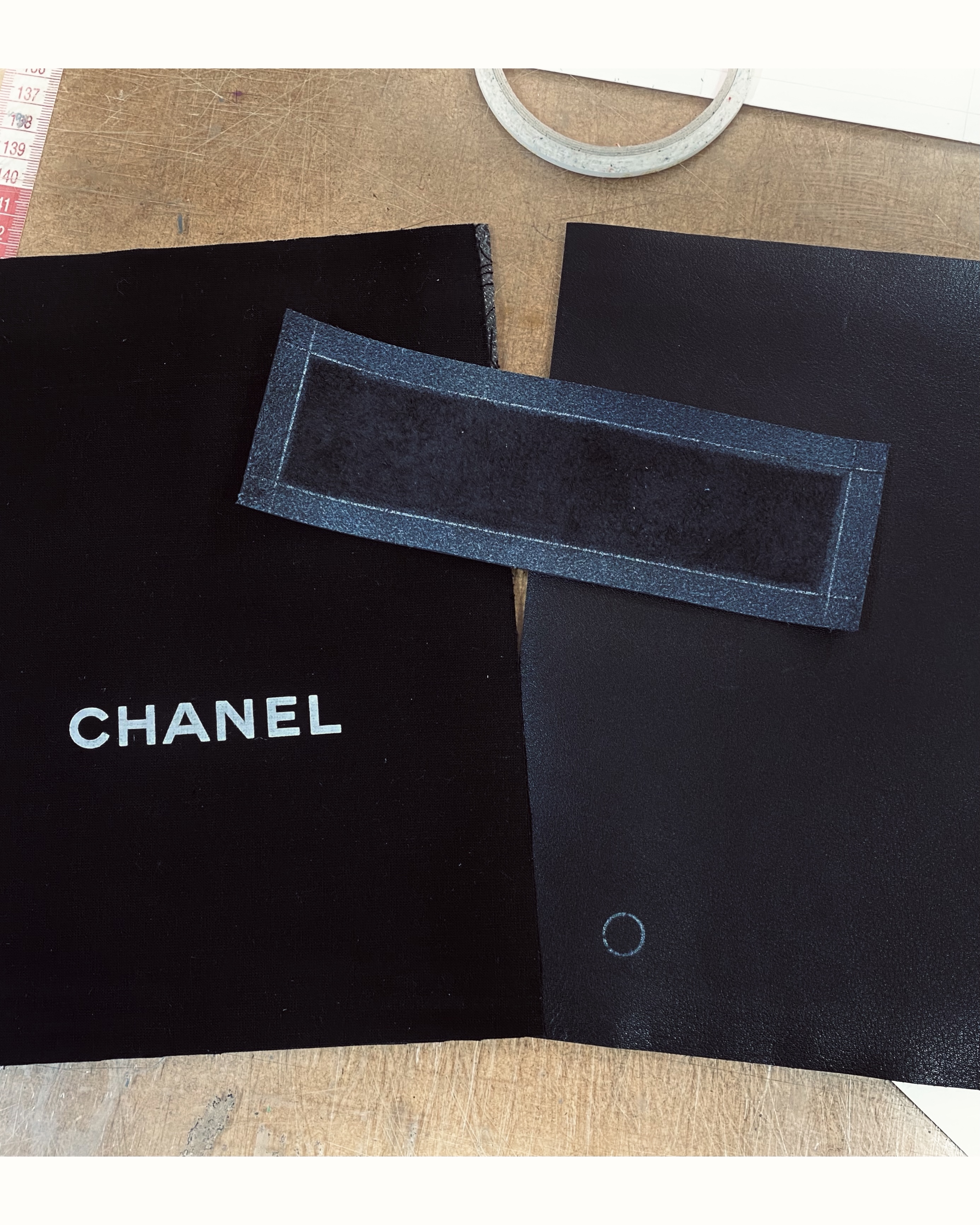 CHANEL dust X leather Initial bag no.22
