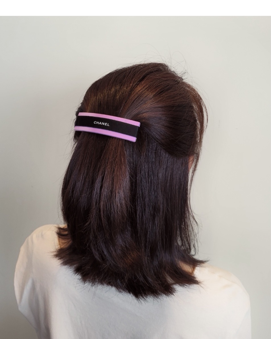 CHANEL candy color Initial hairclip no.37