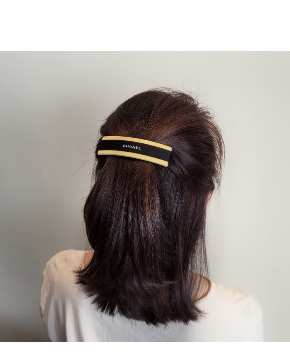 CHANEL candy color Initial hairclip no.37