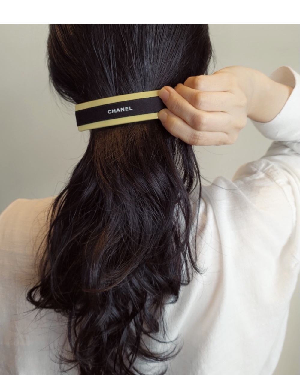 CHANEL candy color Initial hairclip no.37