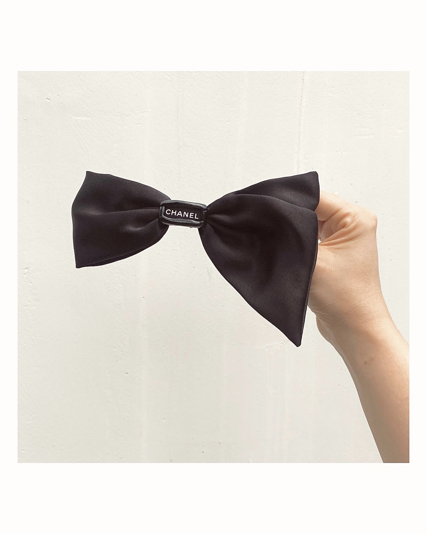 CHANEL Initial silk 100% ribbon hairclip no.40