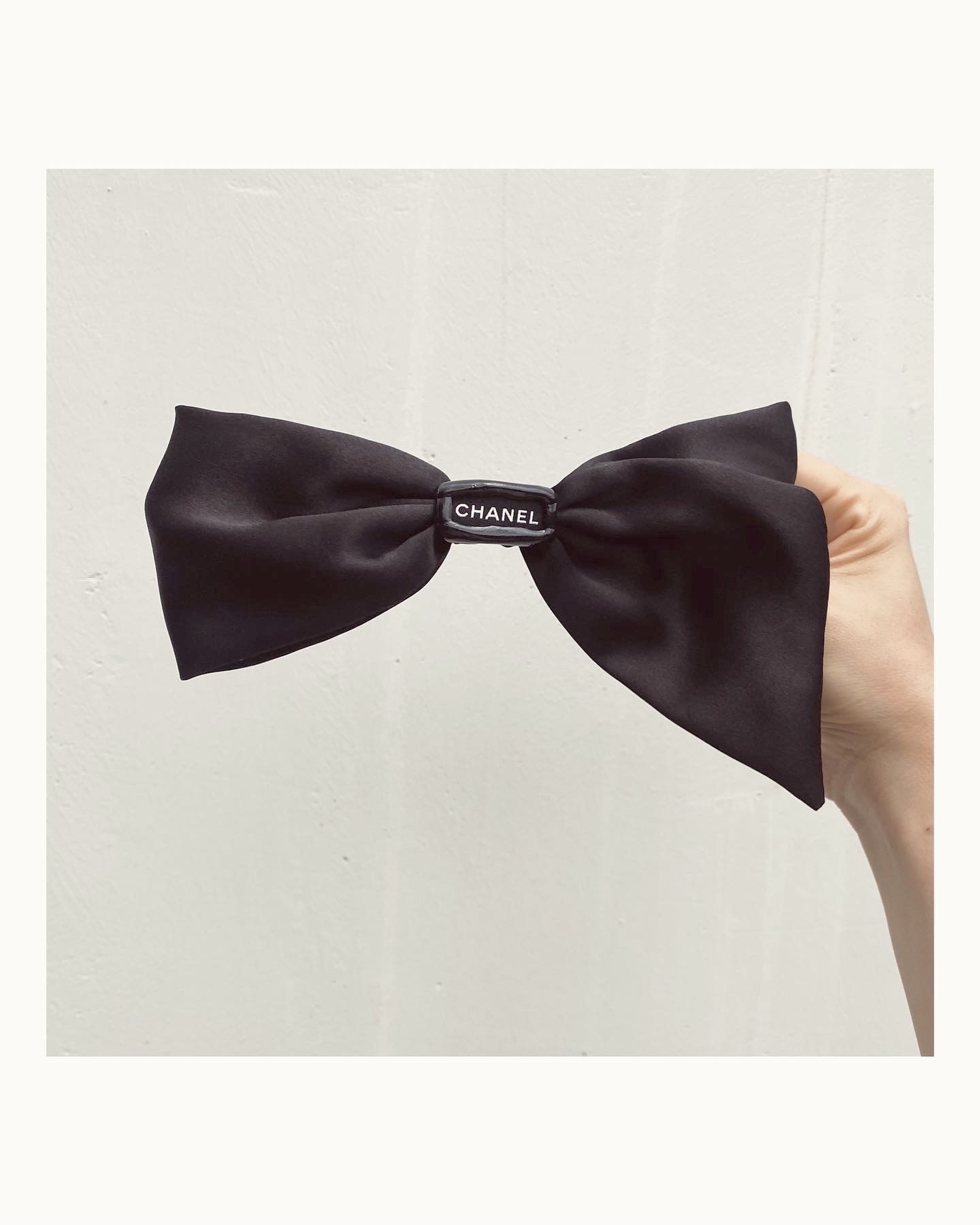 CHANEL Initial silk 100% ribbon hairclip no.40