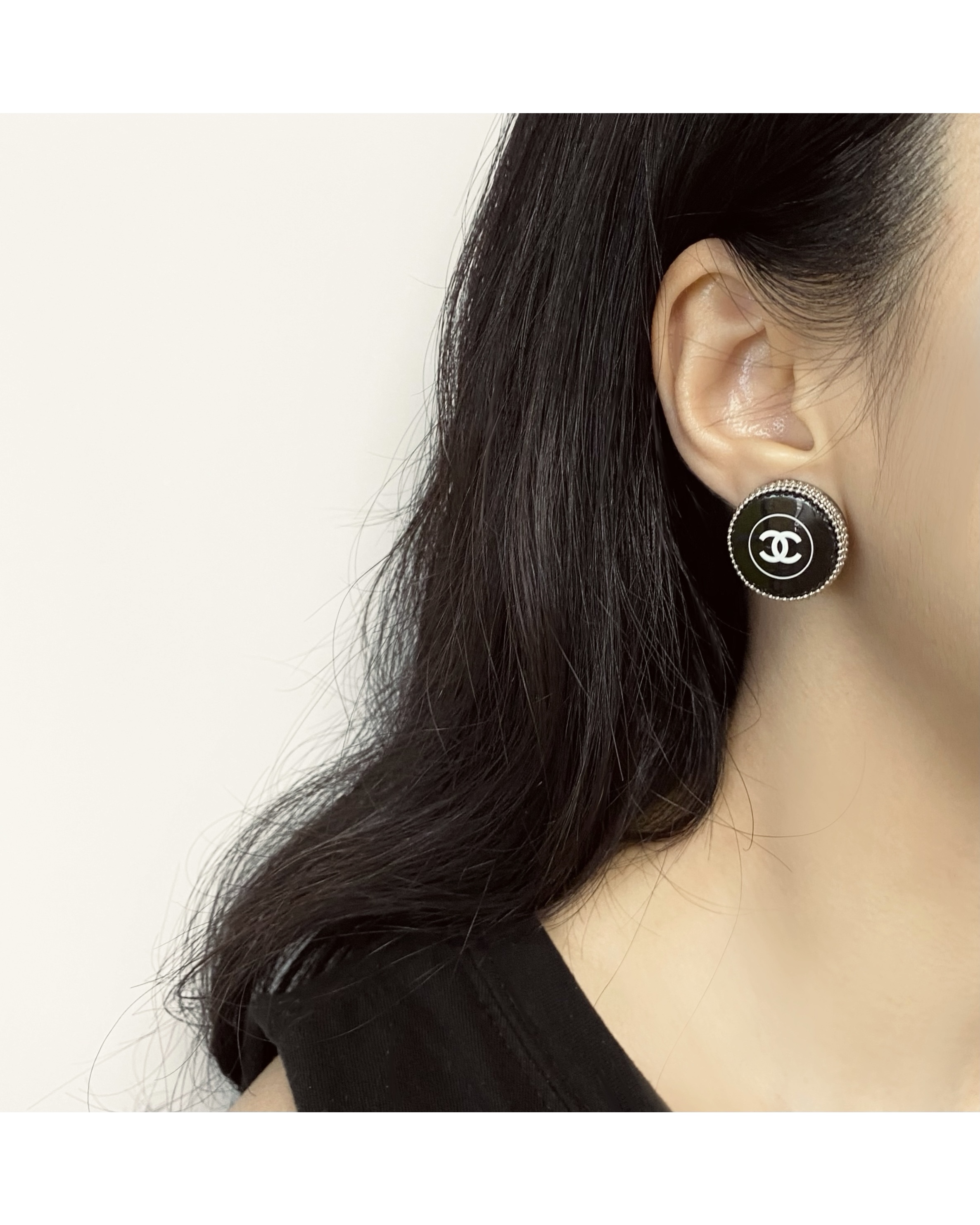 CHANEL cosmetic earring no.9