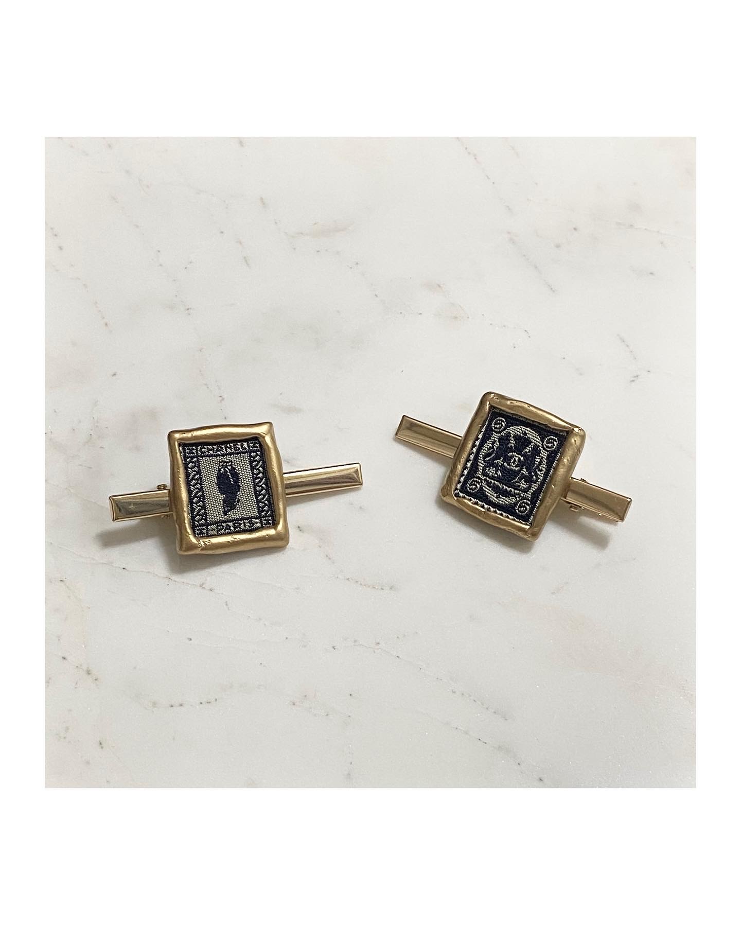 CHANEL madam coco & number 5 hairpin no.44
