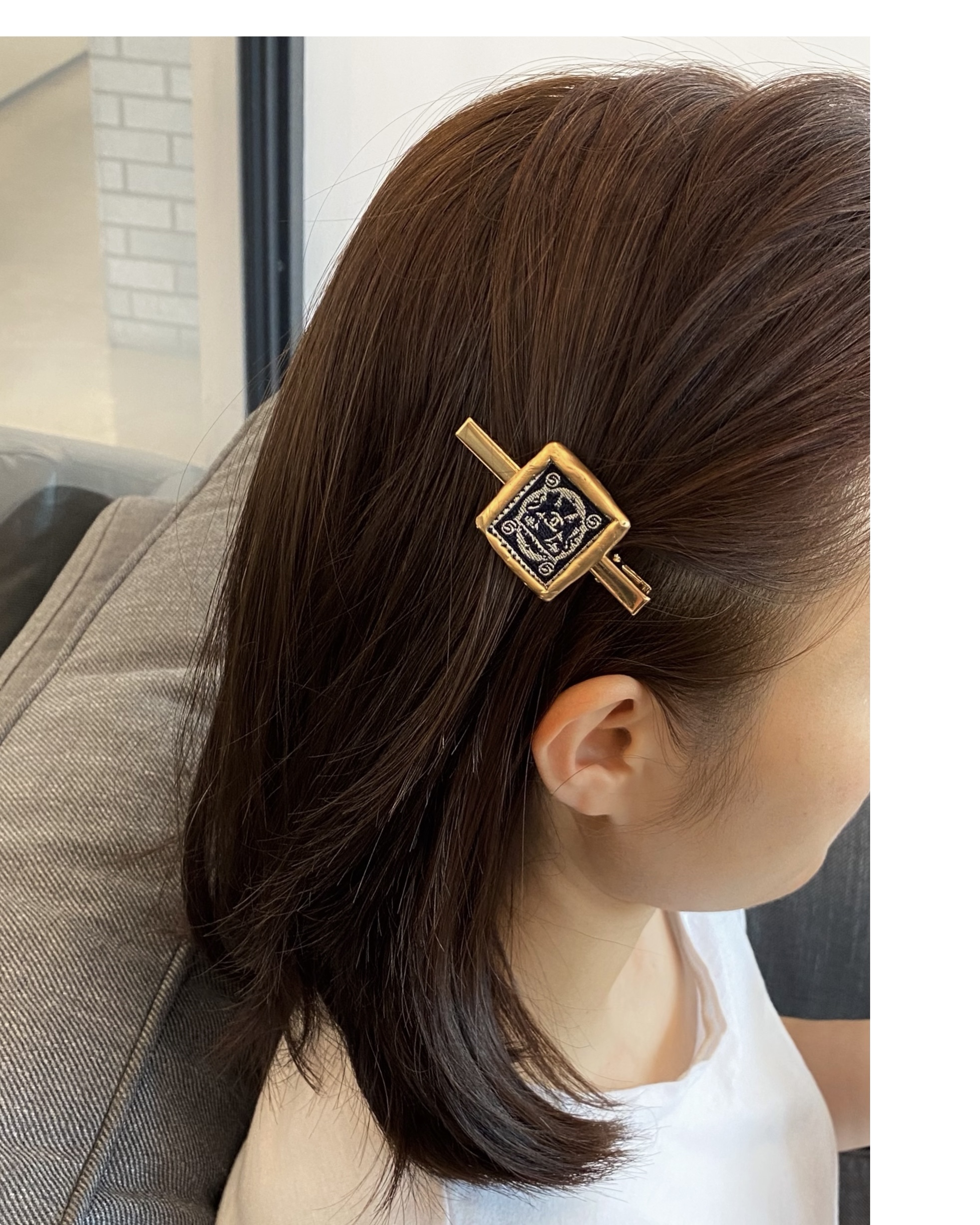 CHANEL madam coco & number 5 hairpin no.44