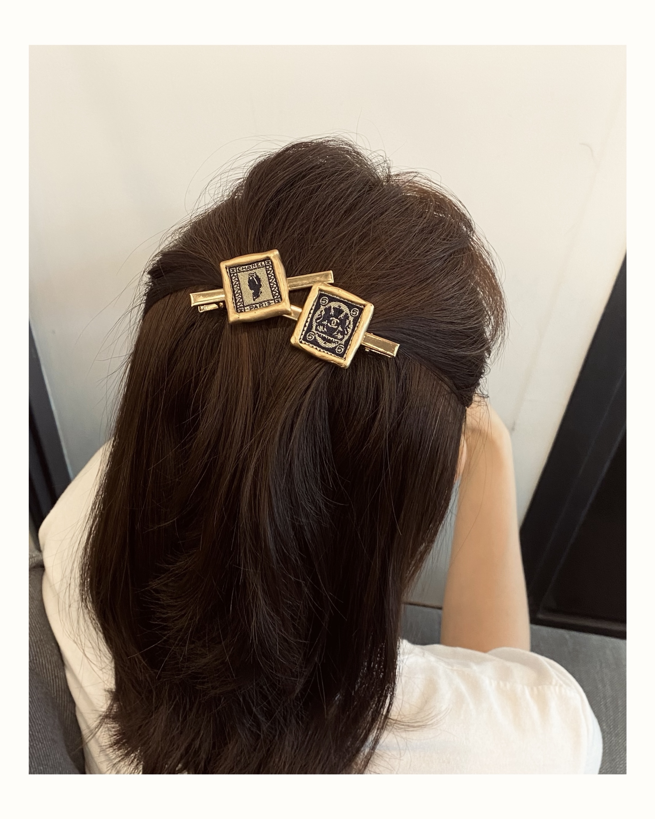 CHANEL madam coco & number 5 hairpin no.44