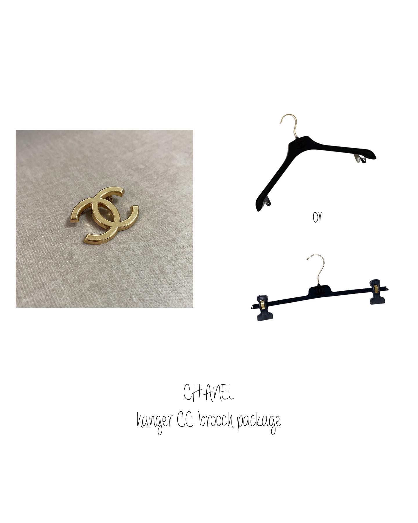 CHANEL hanger CC brooch