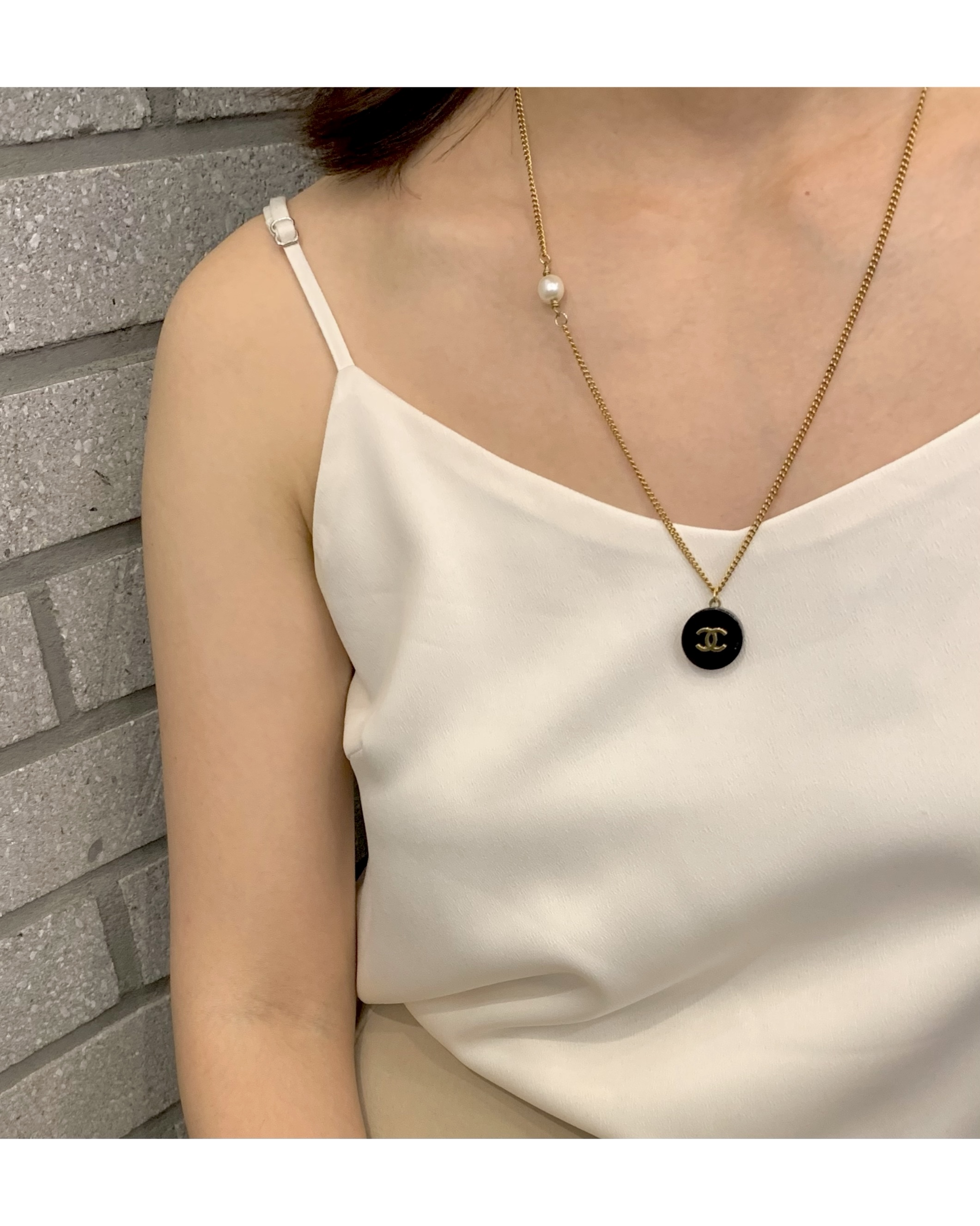 CHANEL button no.53