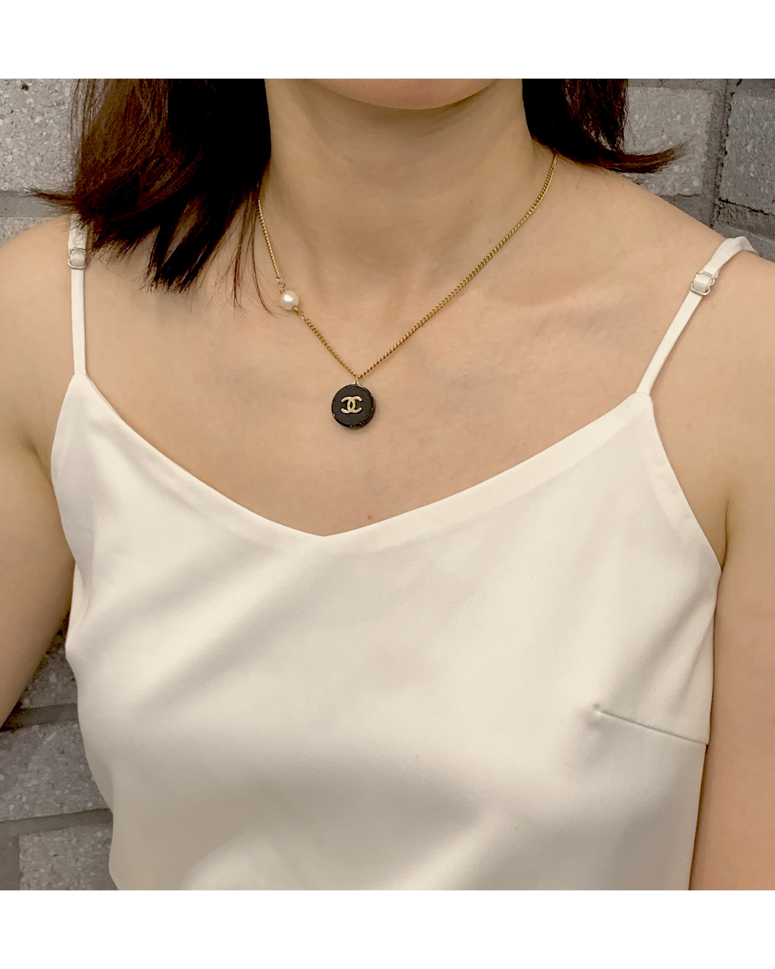 CHANEL button no.53