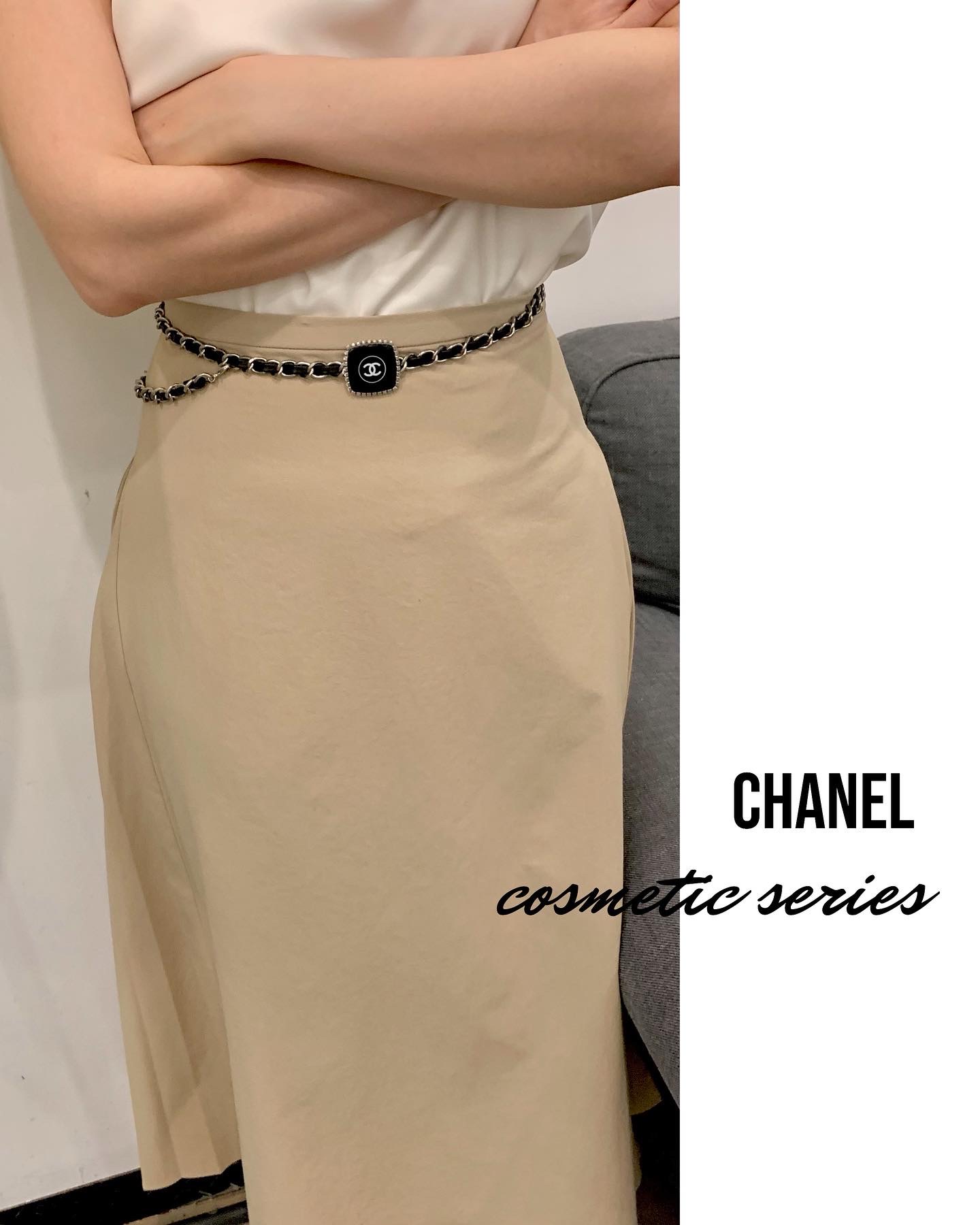 CHANEL Cosmetic leather chain Belt
