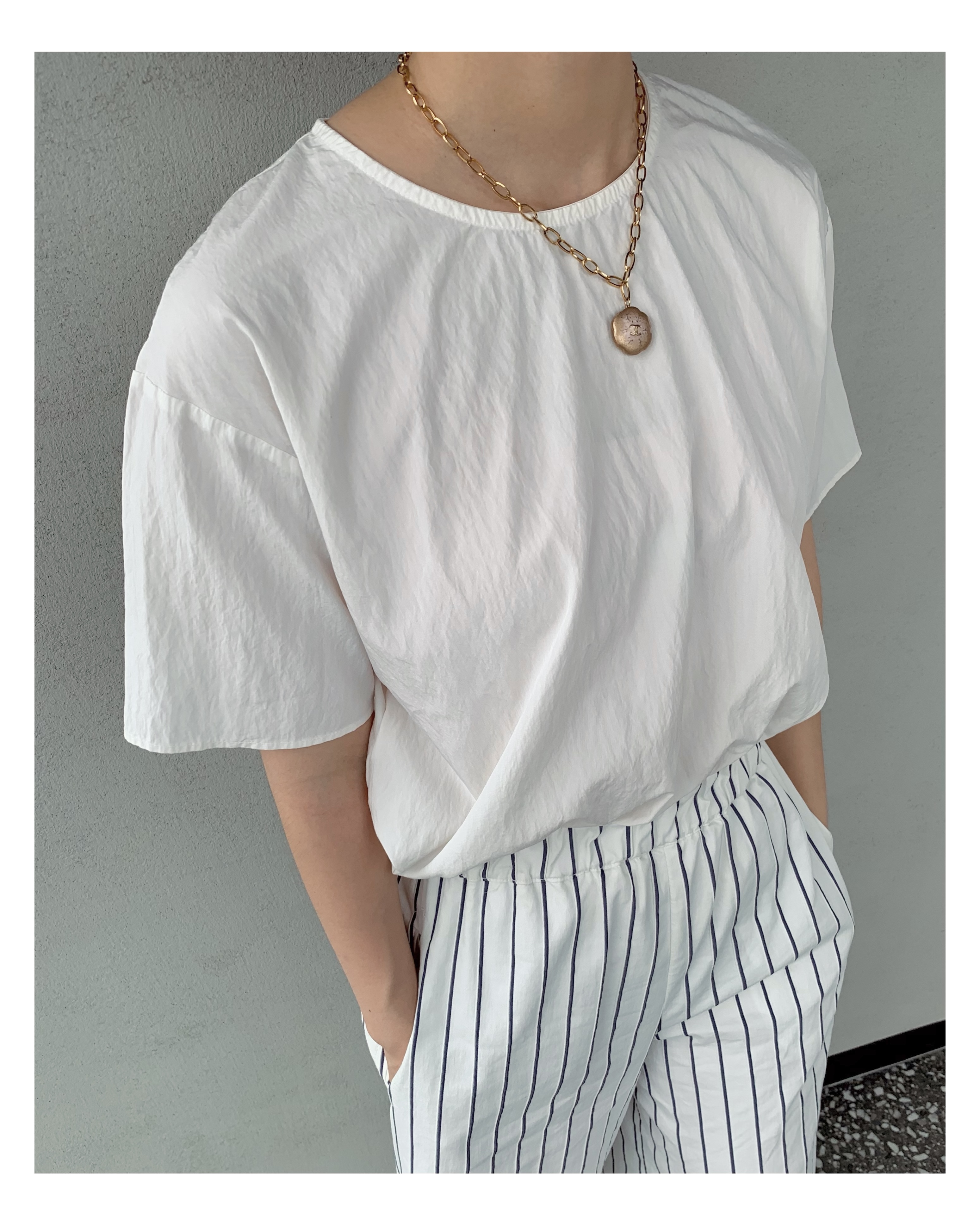 CHANEL button no.58