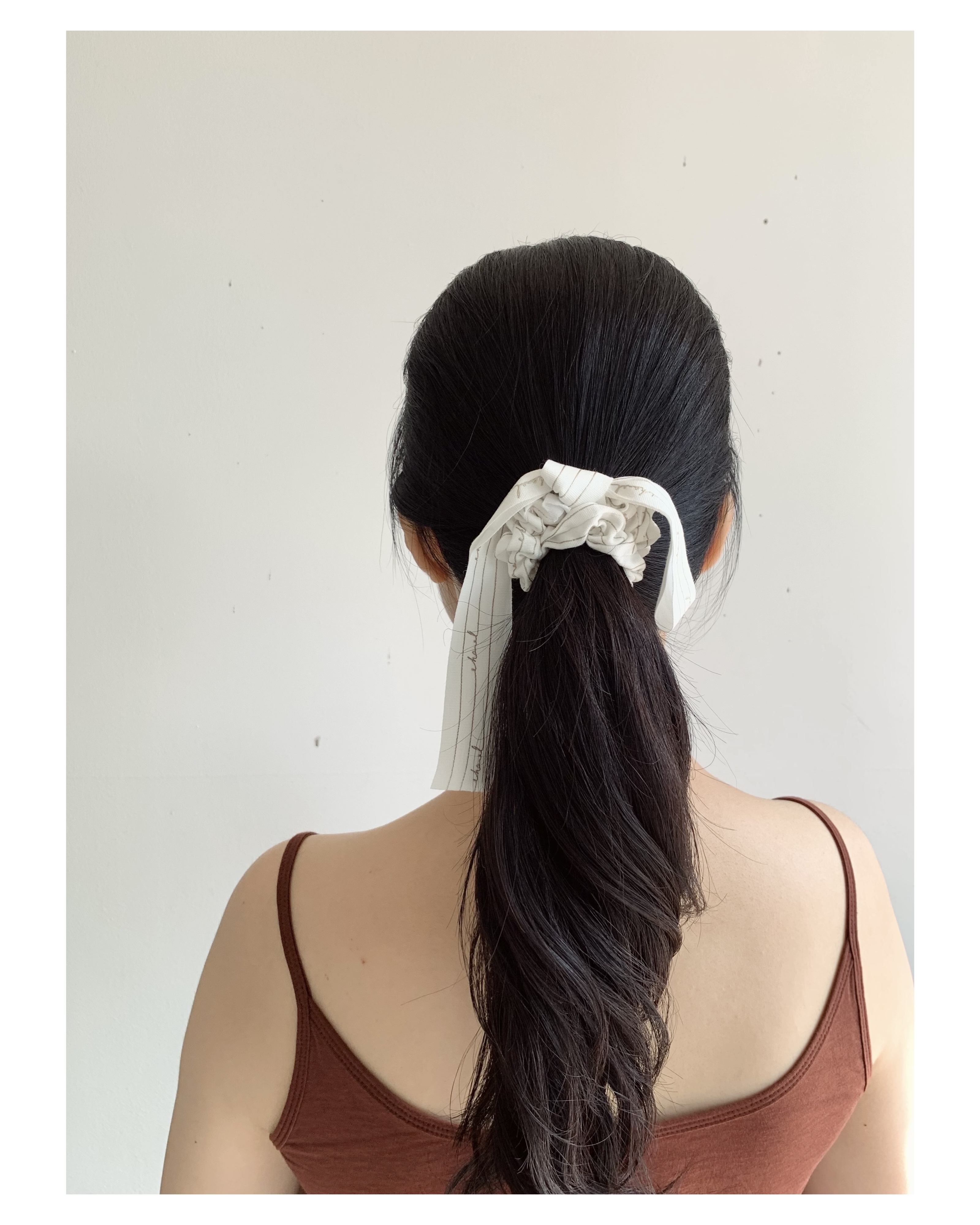 CHANEL cursive letter ribbon hair tie no.51