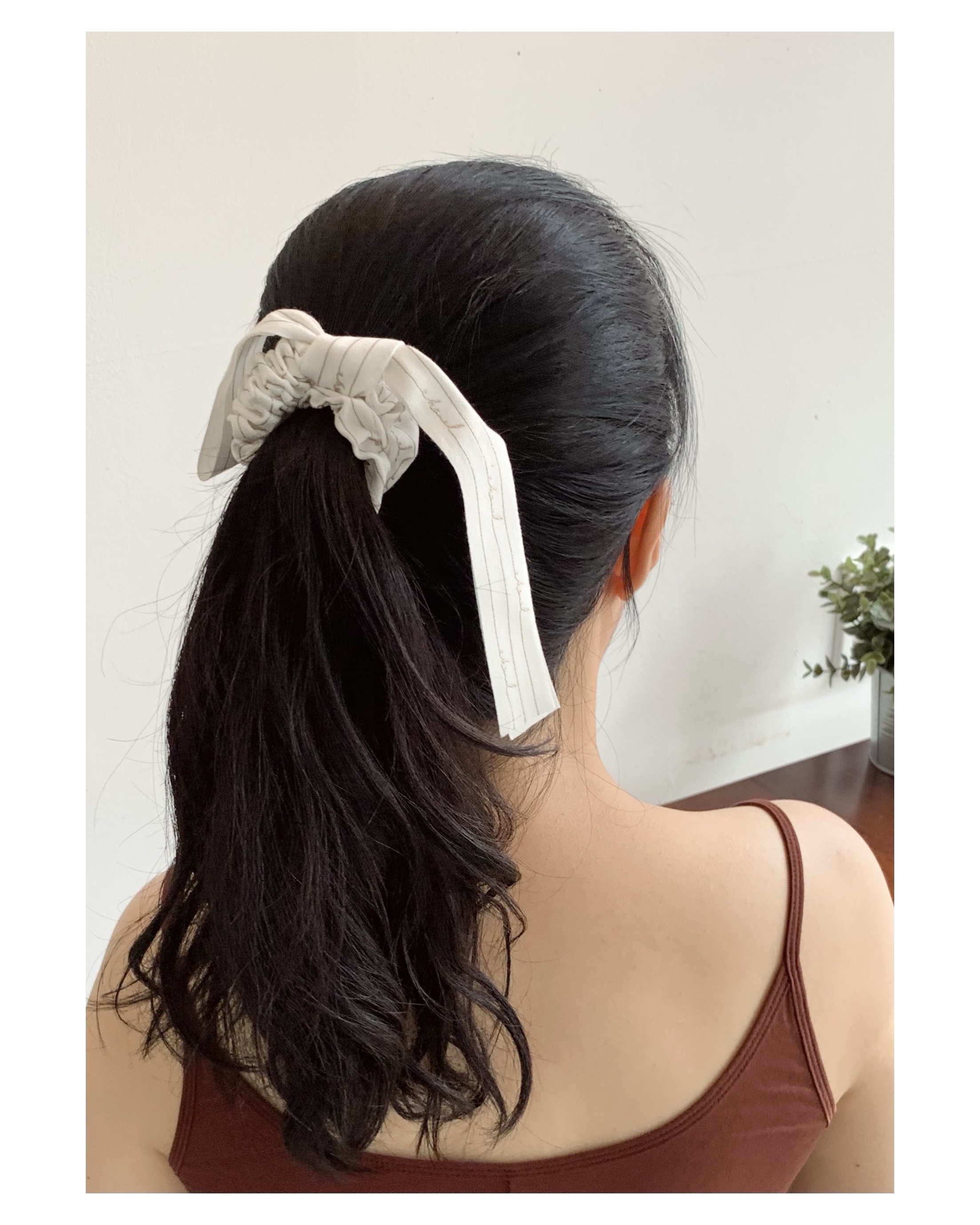 CHANEL cursive letter ribbon hair tie no.51