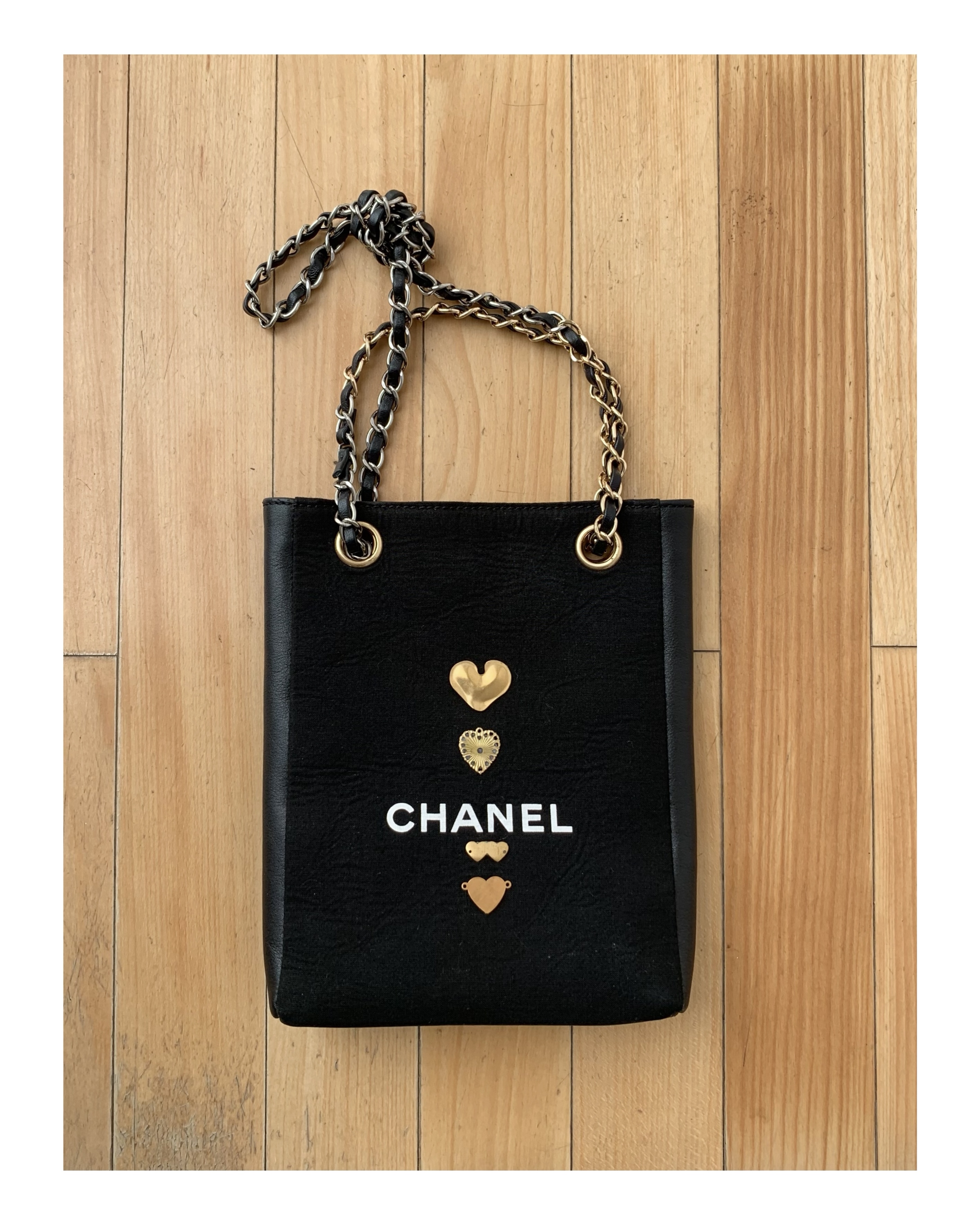 CHANEL dust X leather Initial bag (Heart edition) no.33