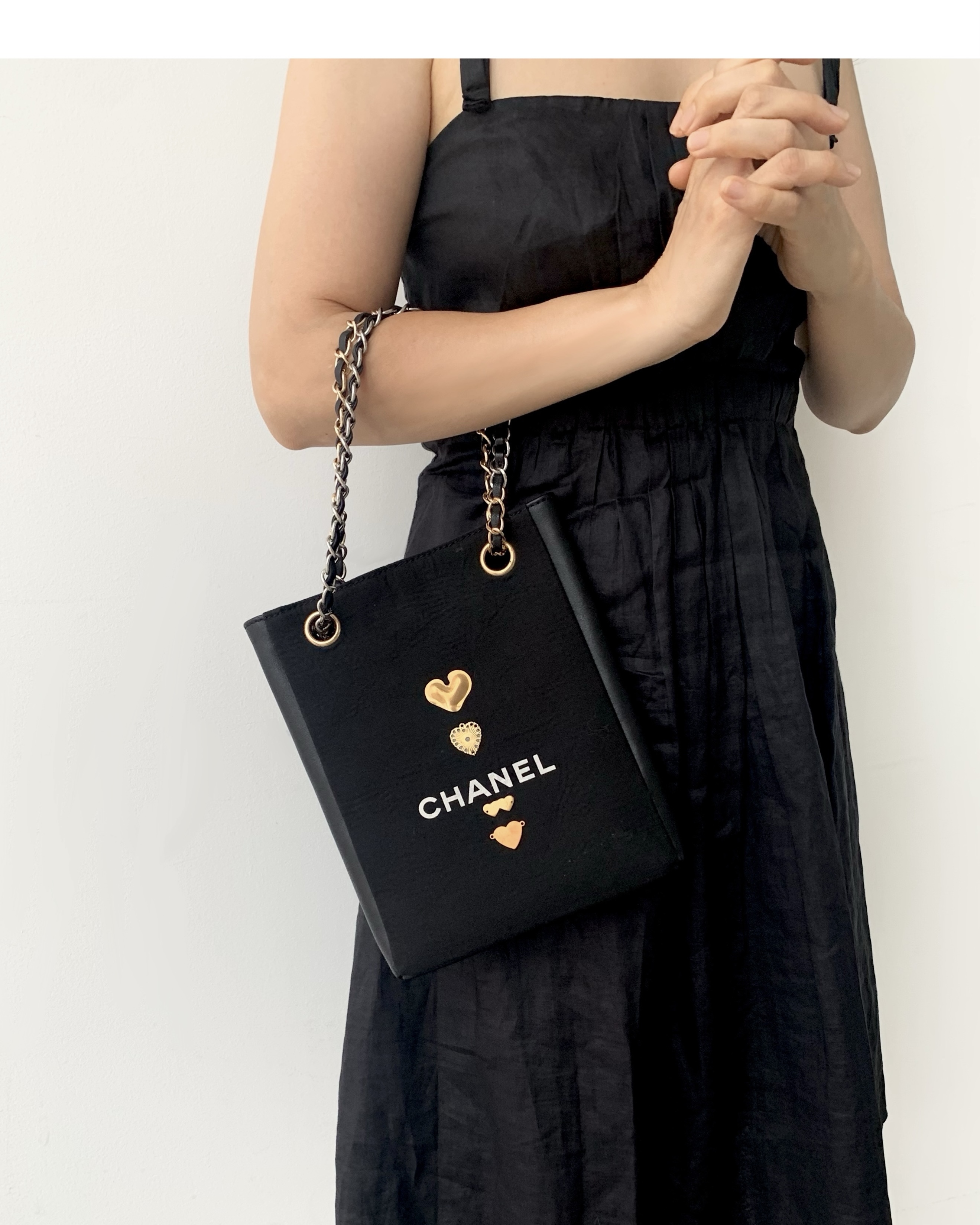 CHANEL dust X leather Initial bag (Heart edition) no.33