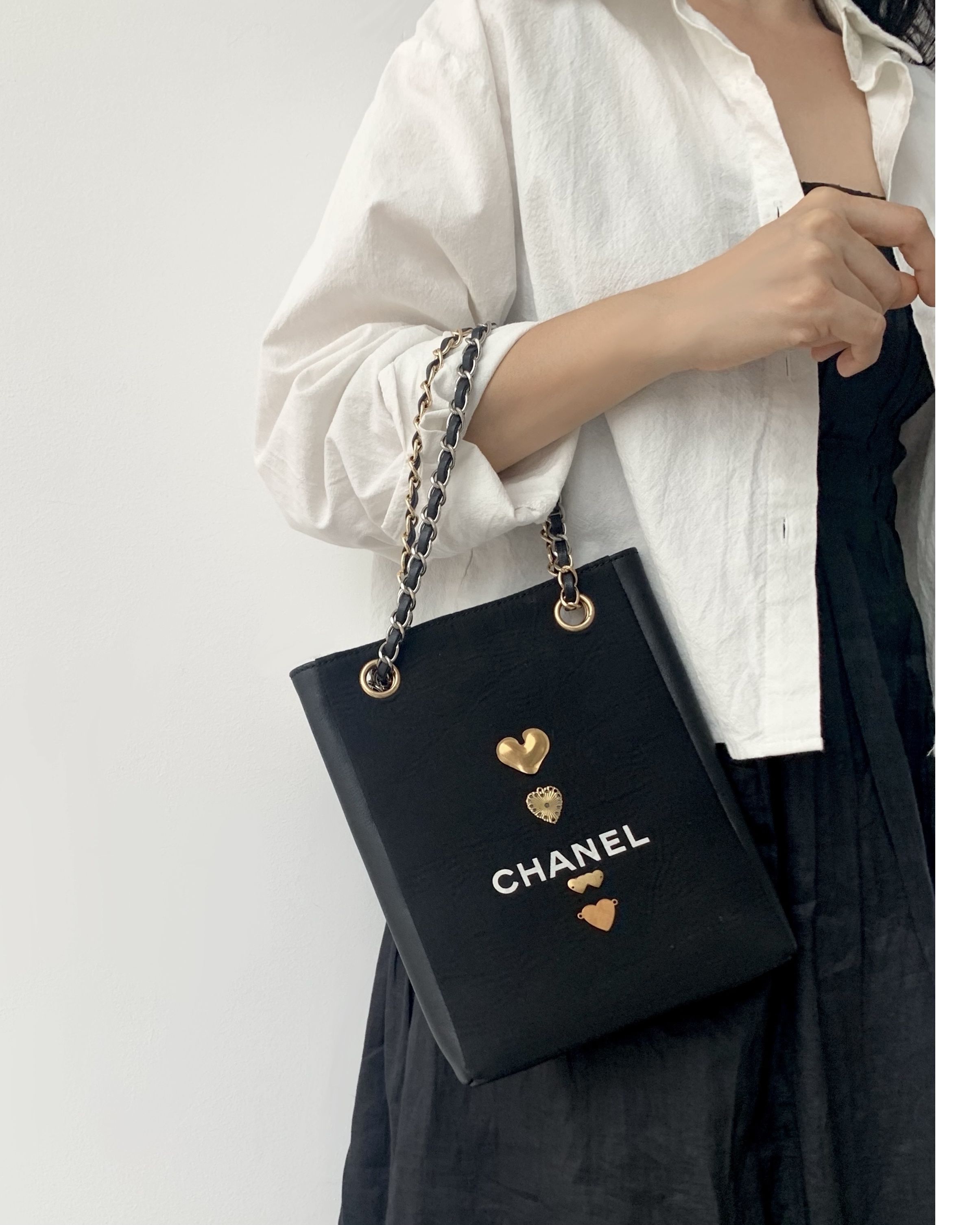 CHANEL dust X leather Initial bag (Heart edition) no.33
