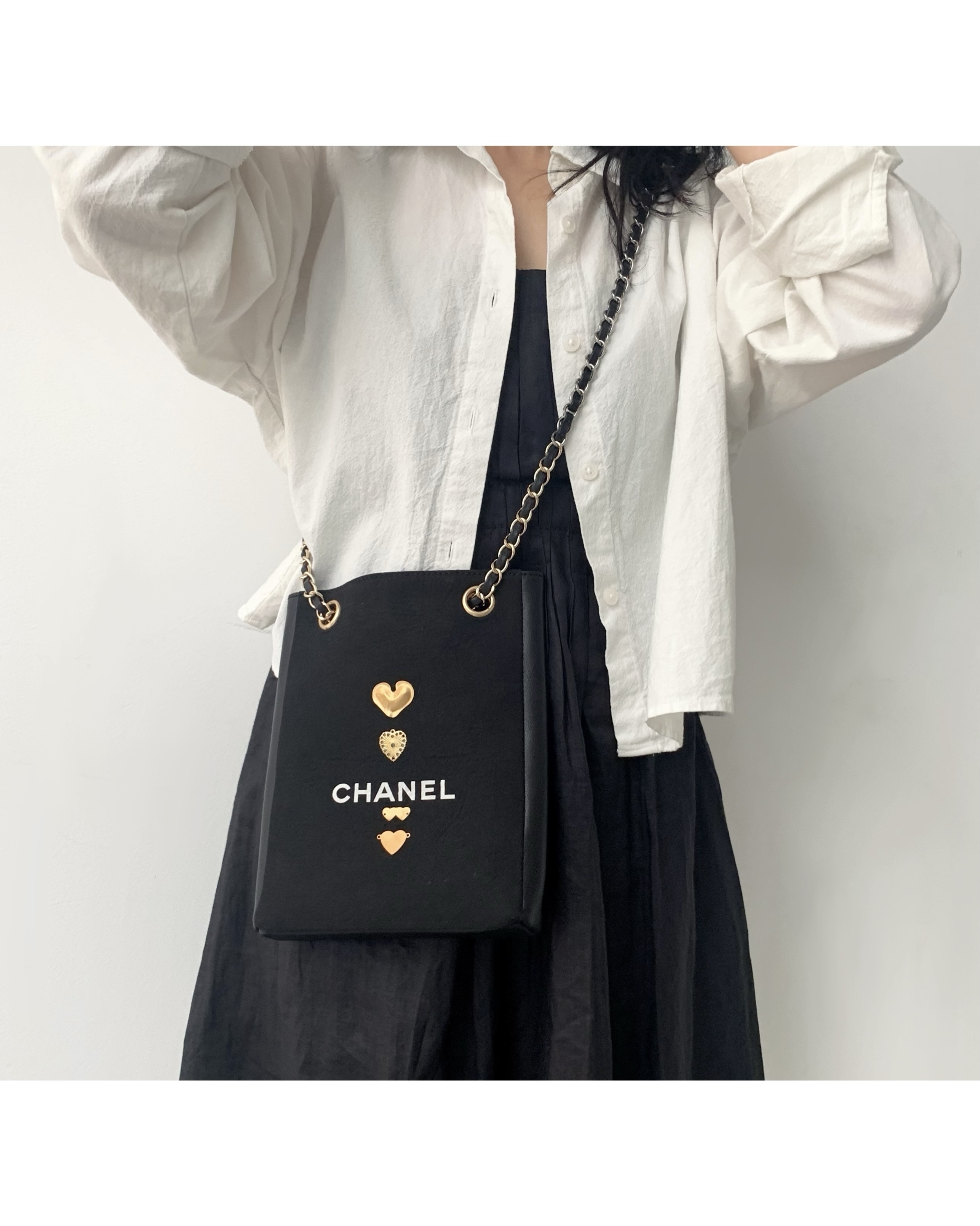 CHANEL dust X leather Initial bag (Heart edition) no.33