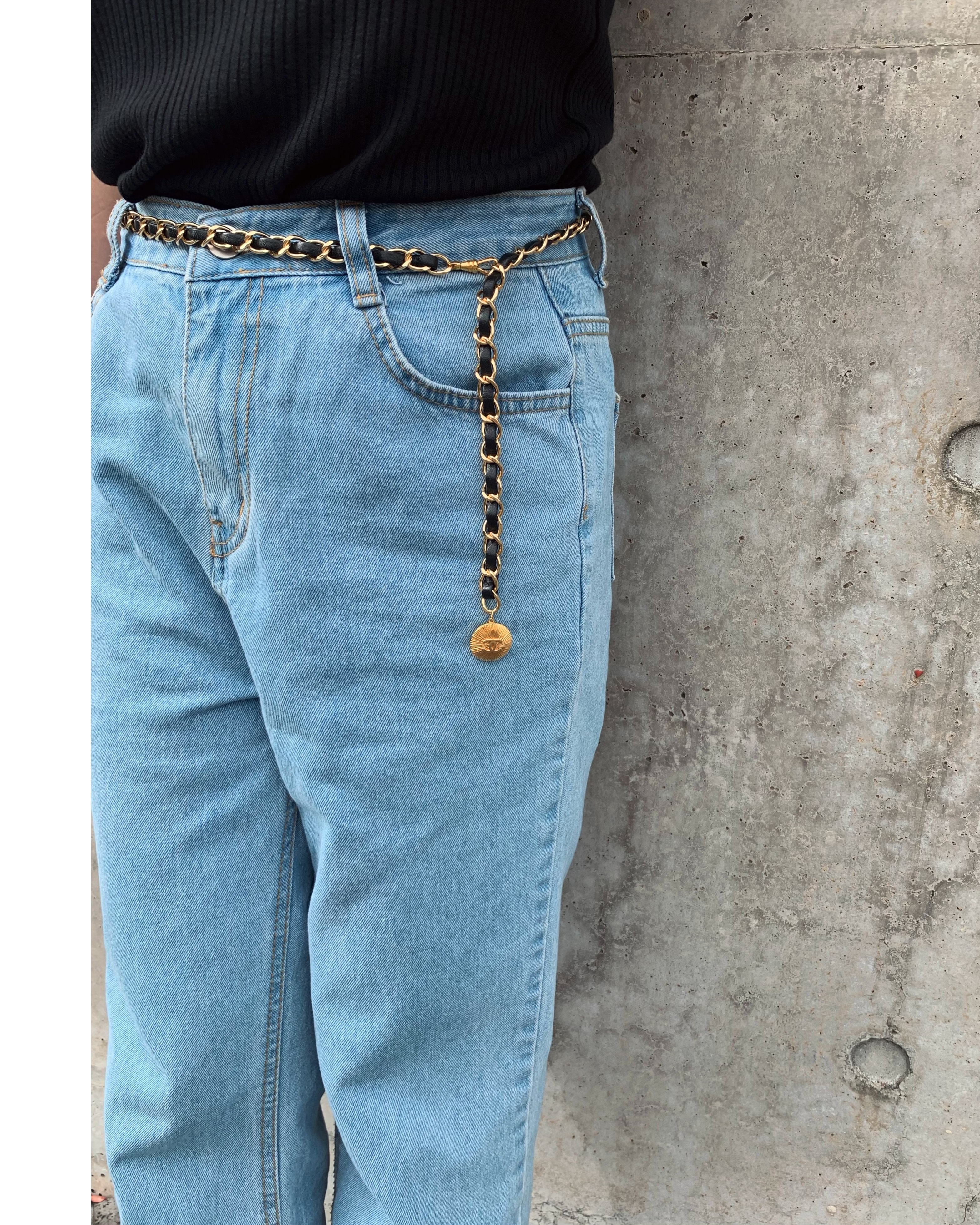 CHANEL button no.62