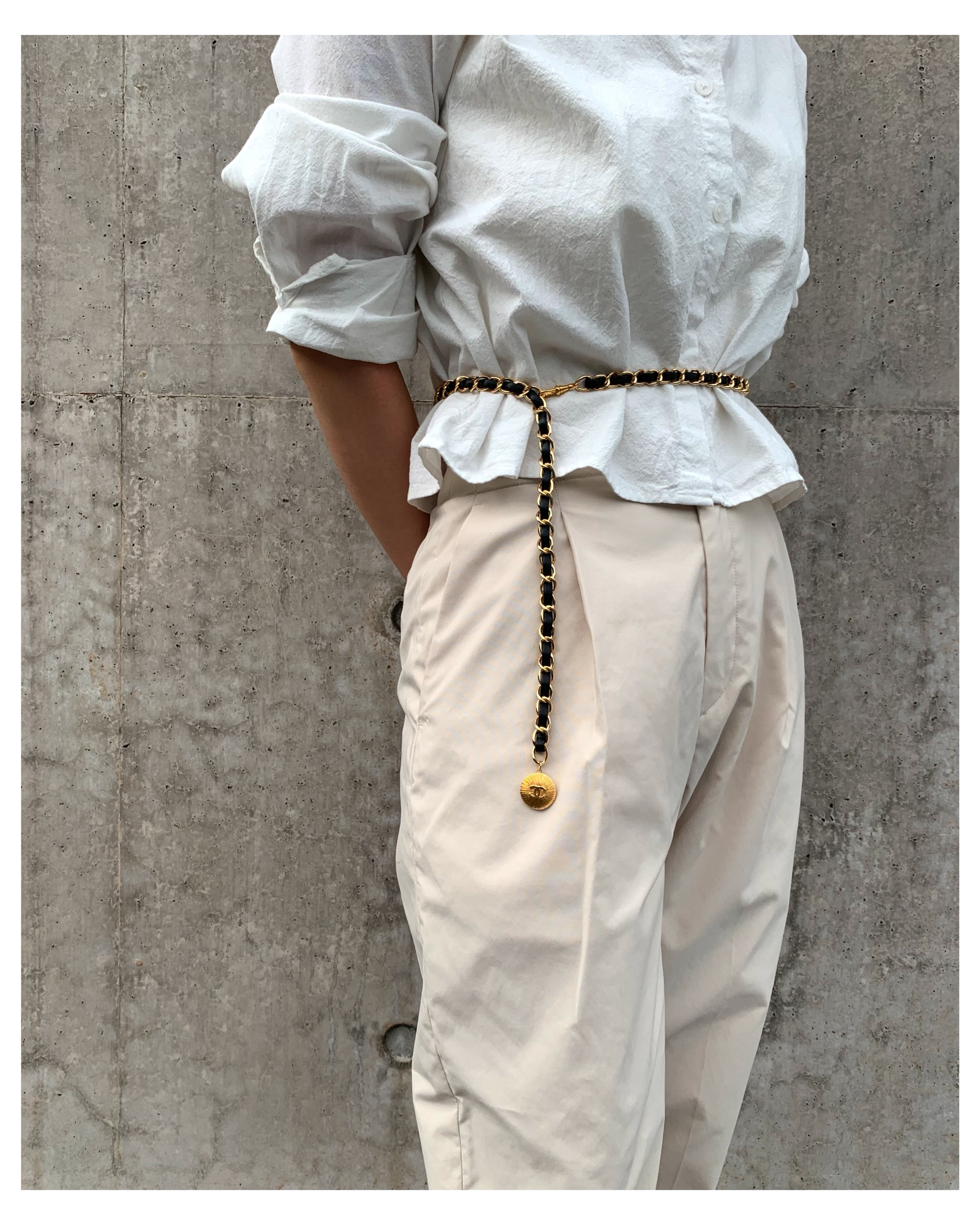CHANEL button no.62