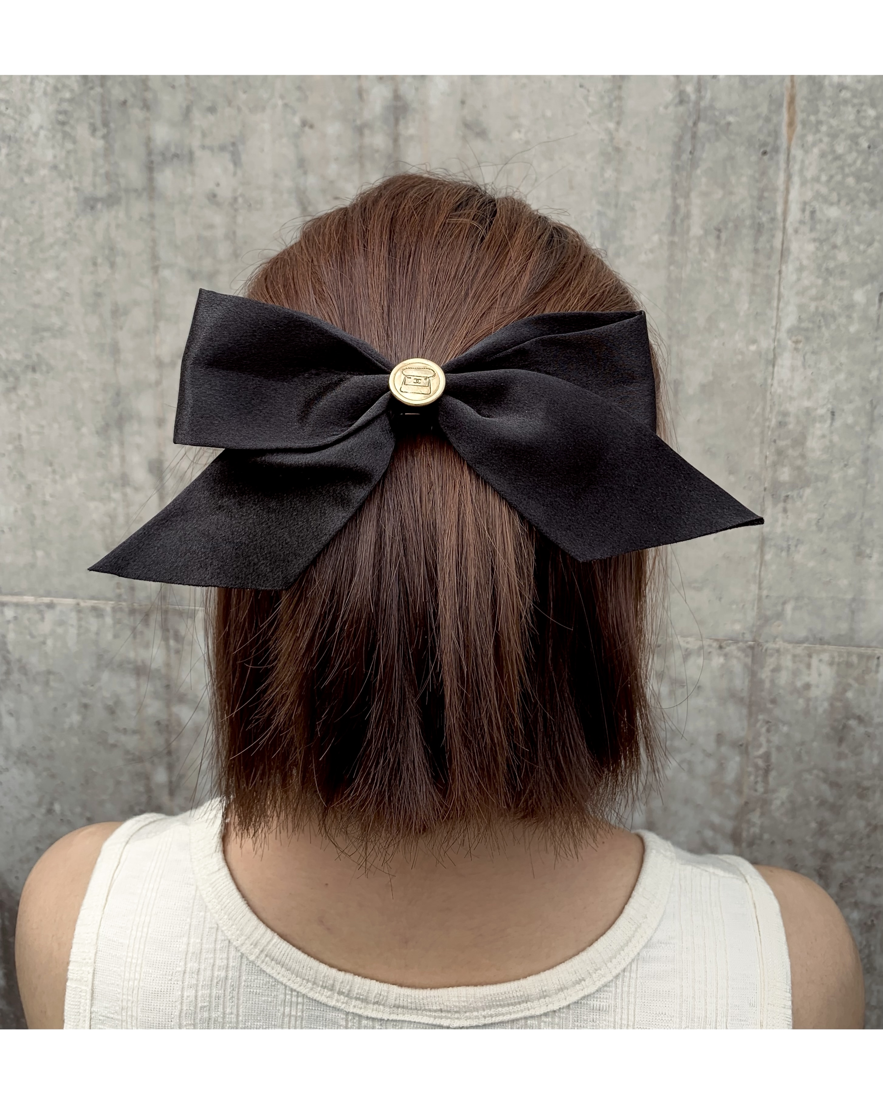 CHANEL button no.63