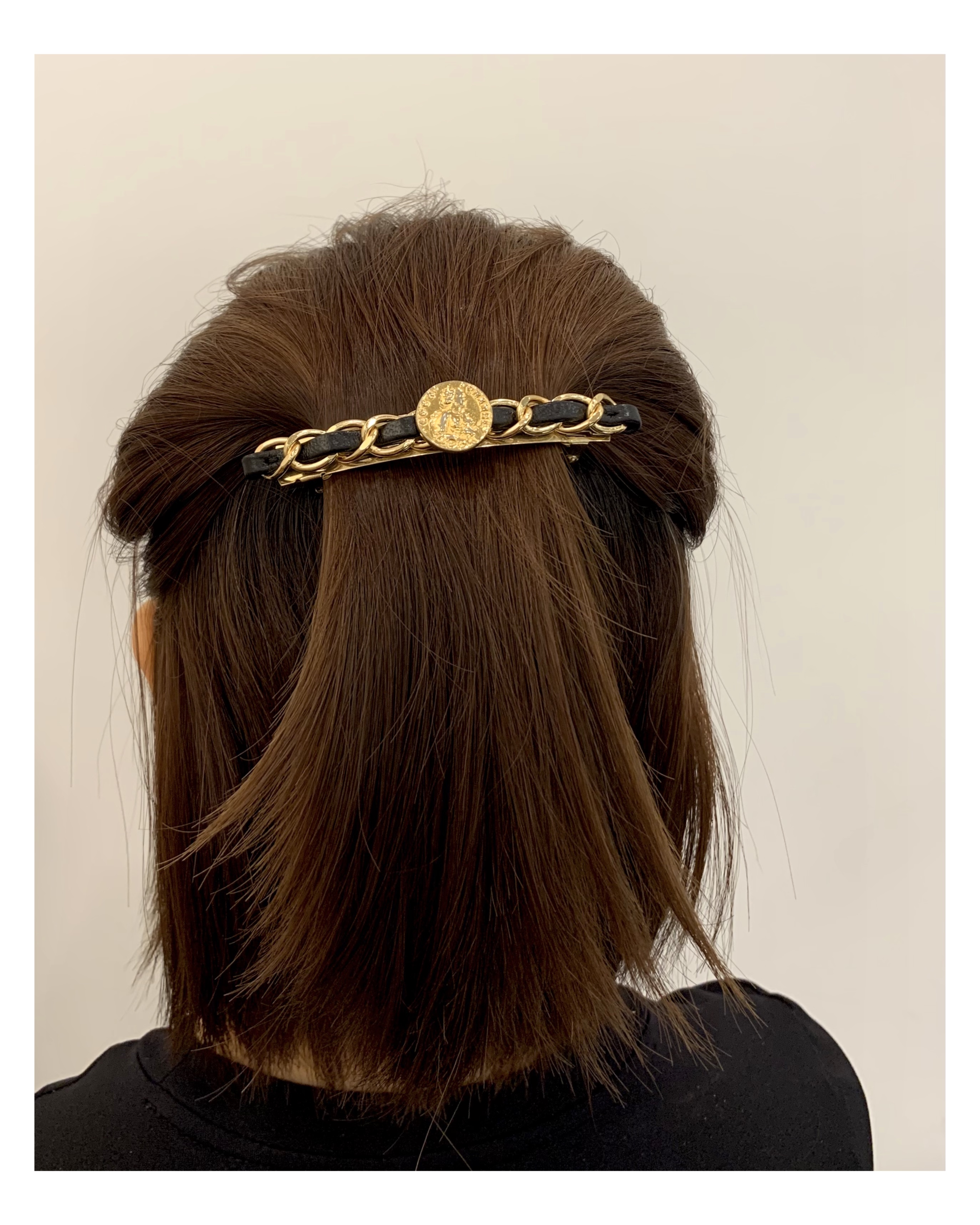 CHANEL button no.65