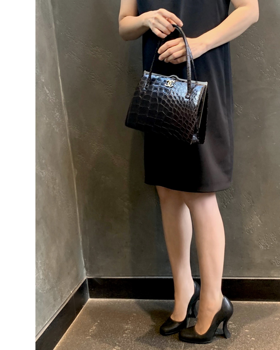 GENUINE vintage crocodile bag X CHANEL hanger CC objet no.36