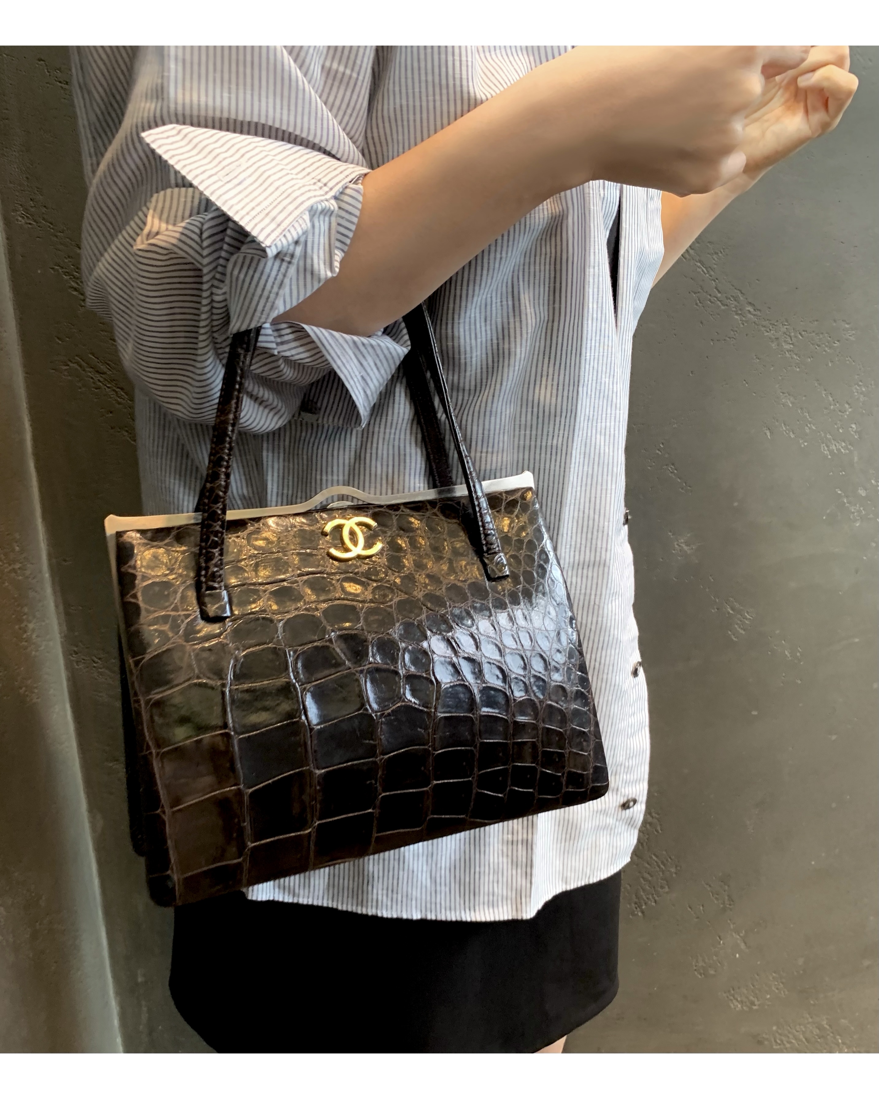 GENUINE vintage crocodile bag X CHANEL hanger CC objet no.36