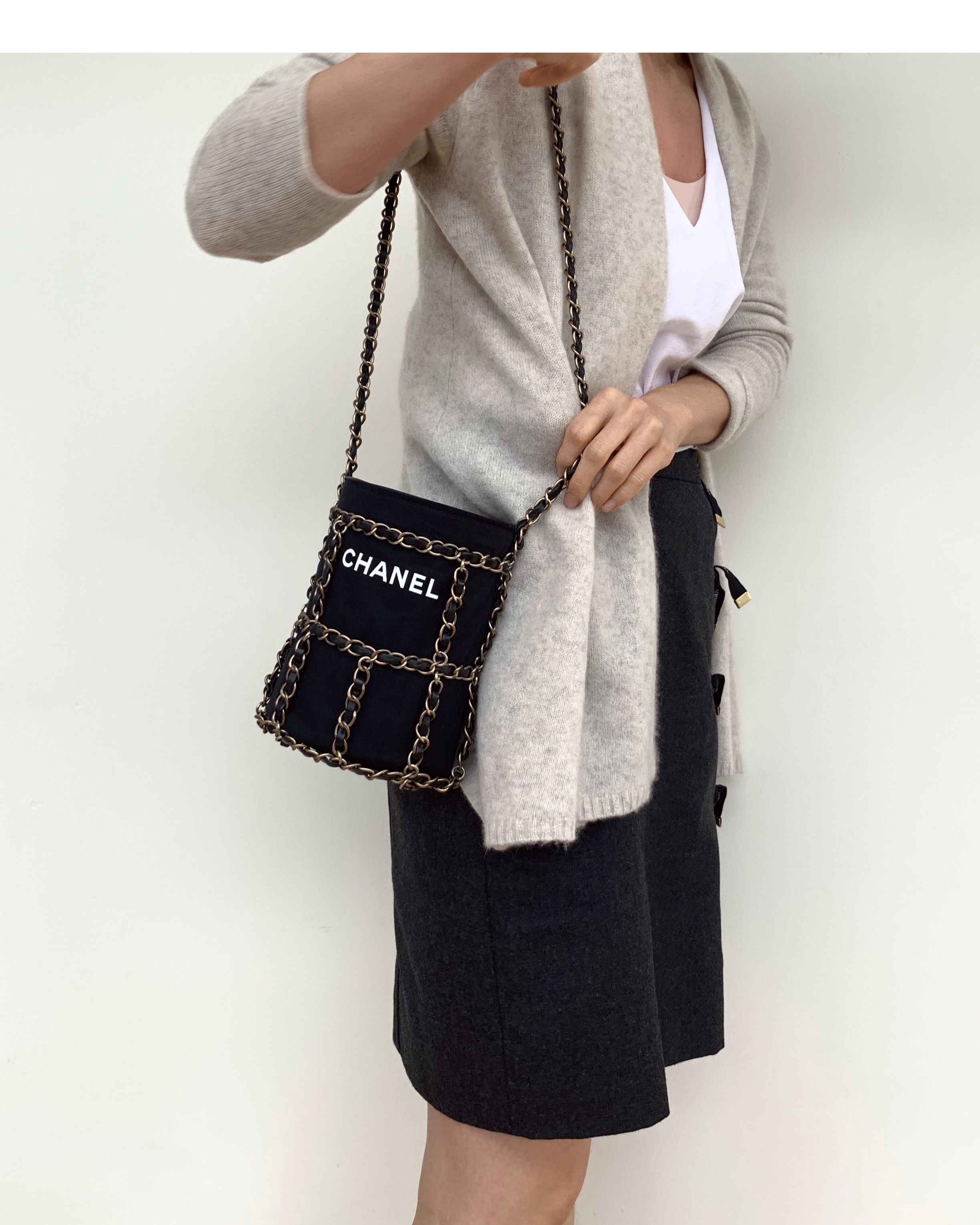 CHANEL cage chain bag no.37