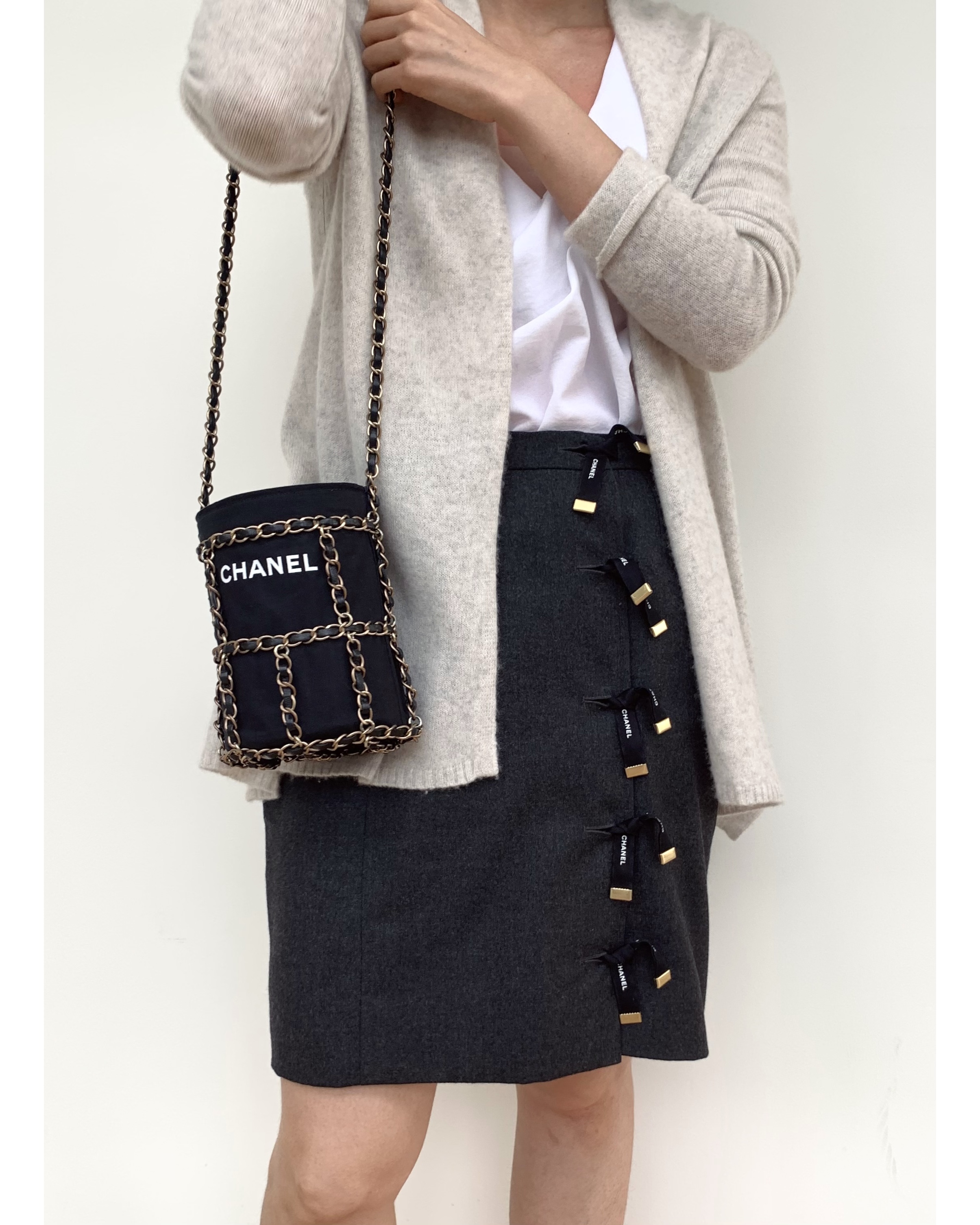 CHANEL cage chain bag no.37