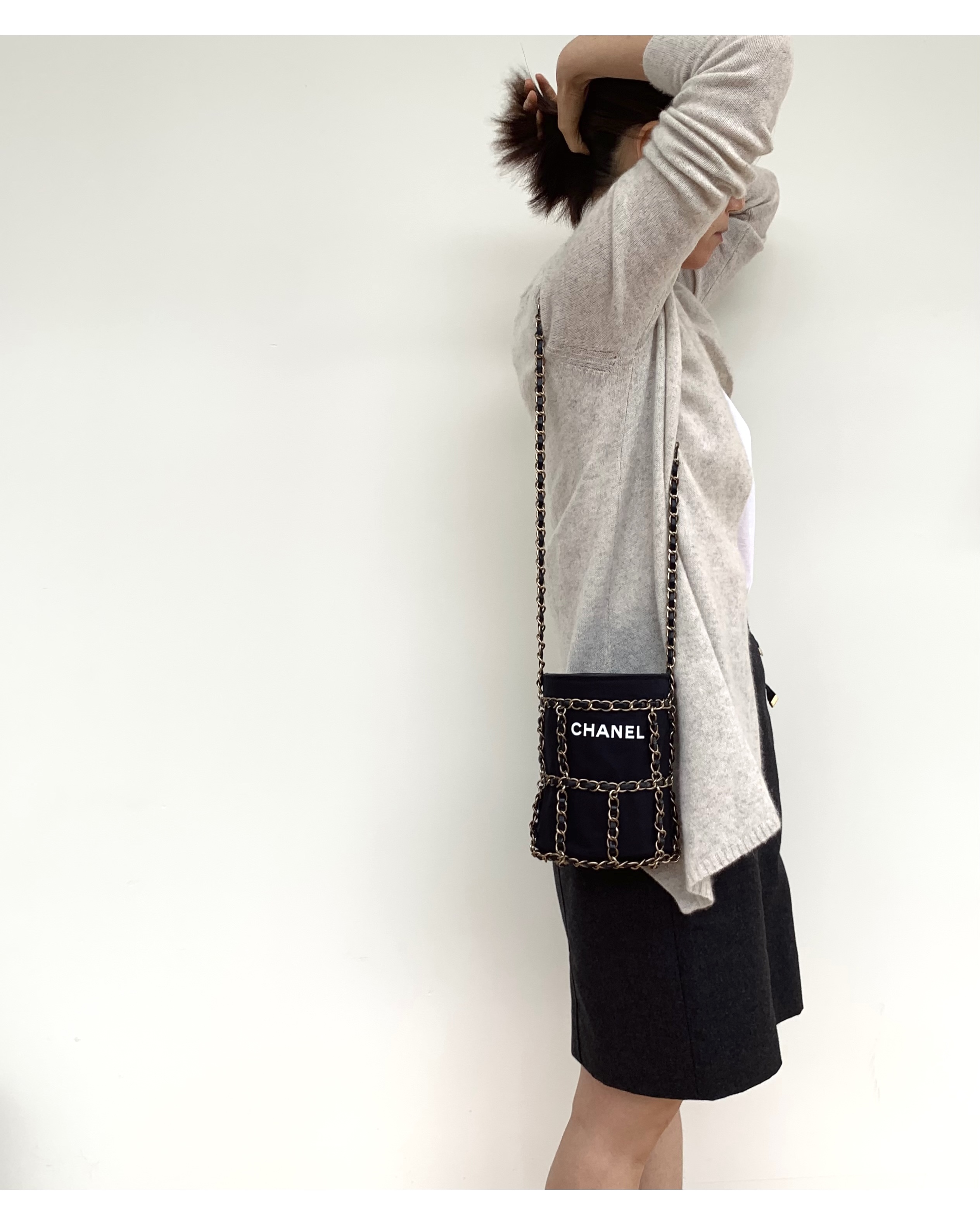 CHANEL cage chain bag no.37